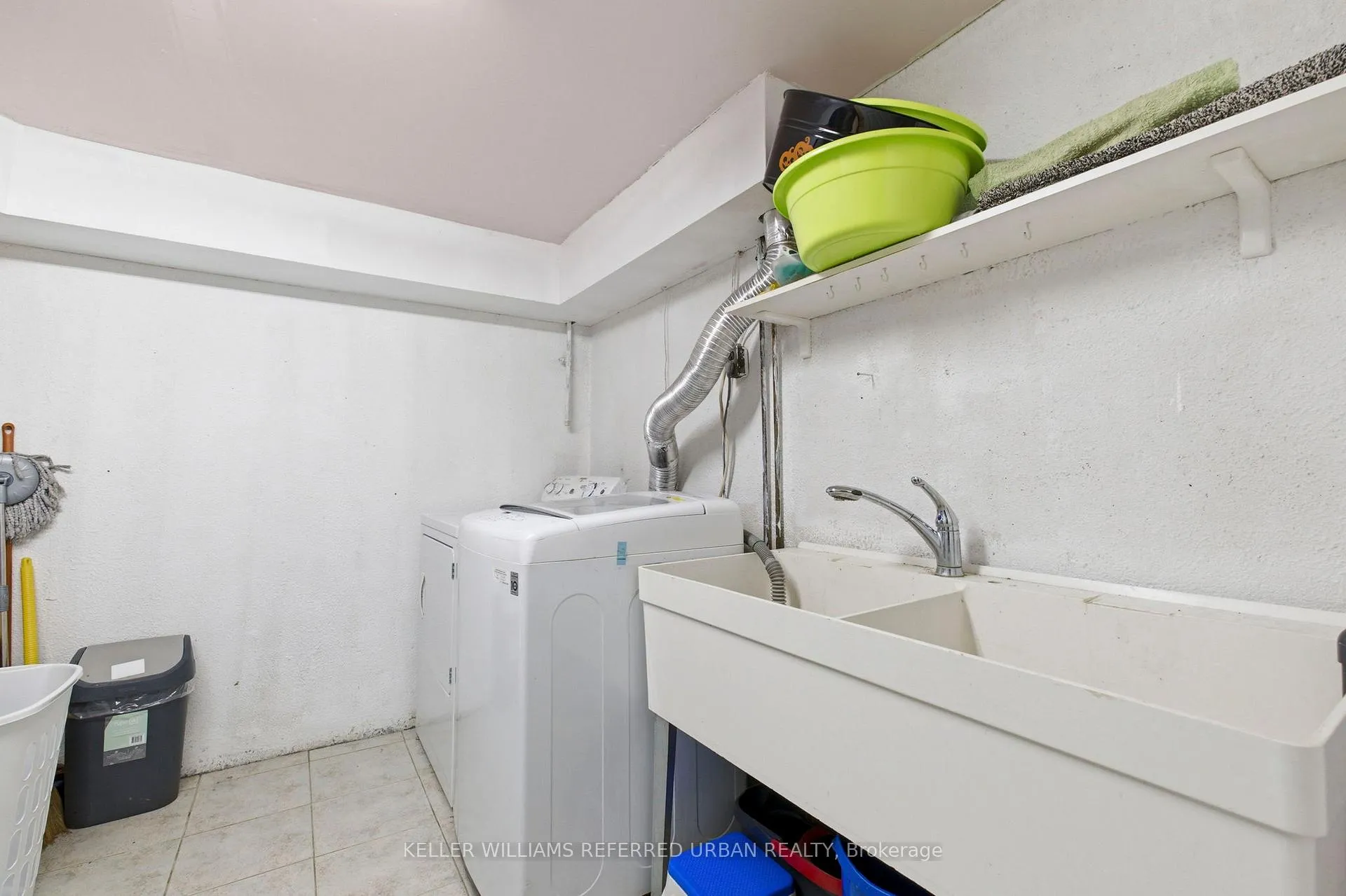 Photo 29 of 36 Hucknall Road, North York, York University Heights — HOMEH