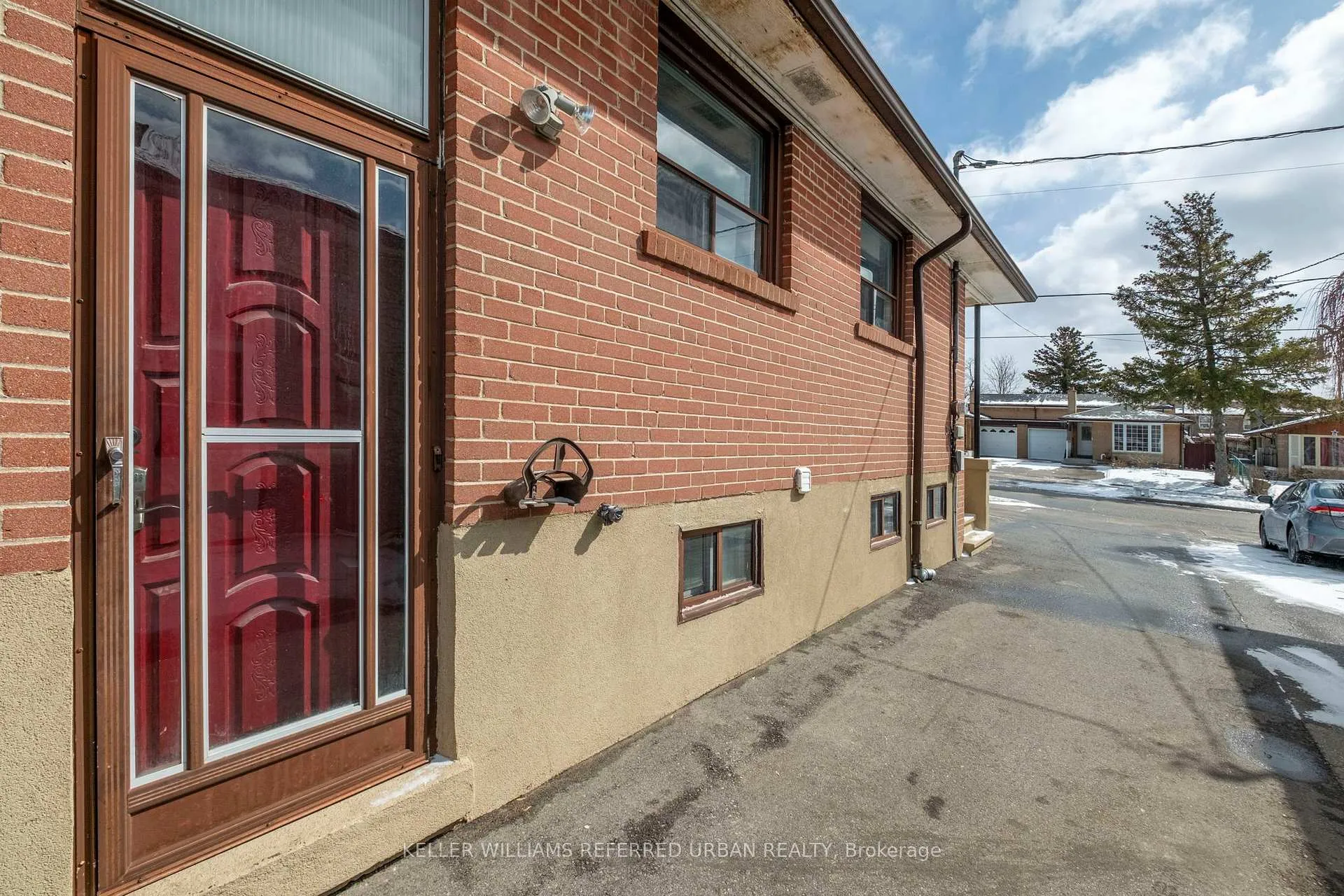 Photo 34 of 36 Hucknall Road, North York, York University Heights — HOMEH