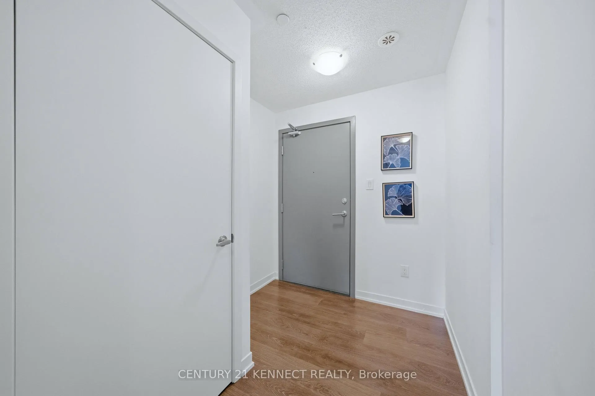 Front of Unit 211, 20 Orchid Court