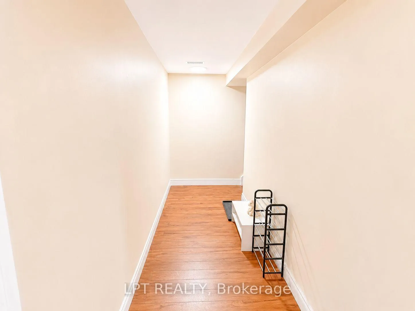 Photo 6 of Unit Basement, 14 Hazelton Avenue, Markham, Victoria Manor-Jennings Gate — HOMEH