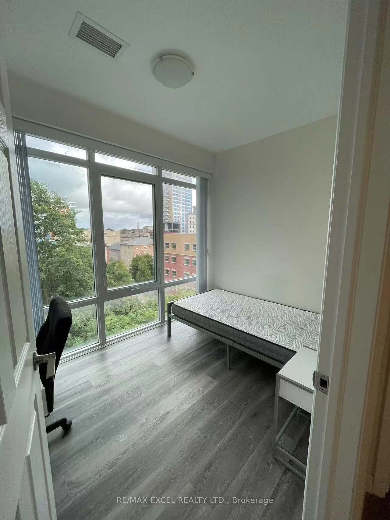 Photo 8 of Unit 709, 246 Lester Street, Waterloo, Beechwood/University — HOMEH