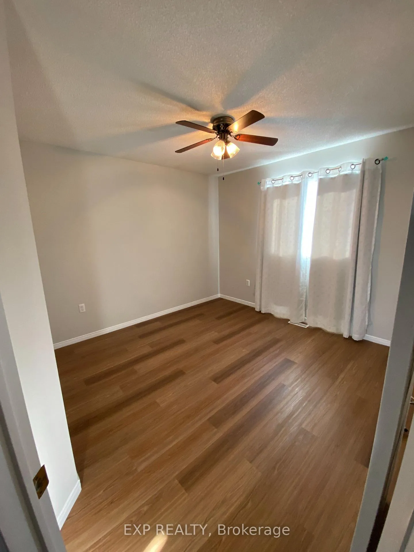 Photo 20 of 55 Athabaska Road, Barrie, Holly — HOMEH