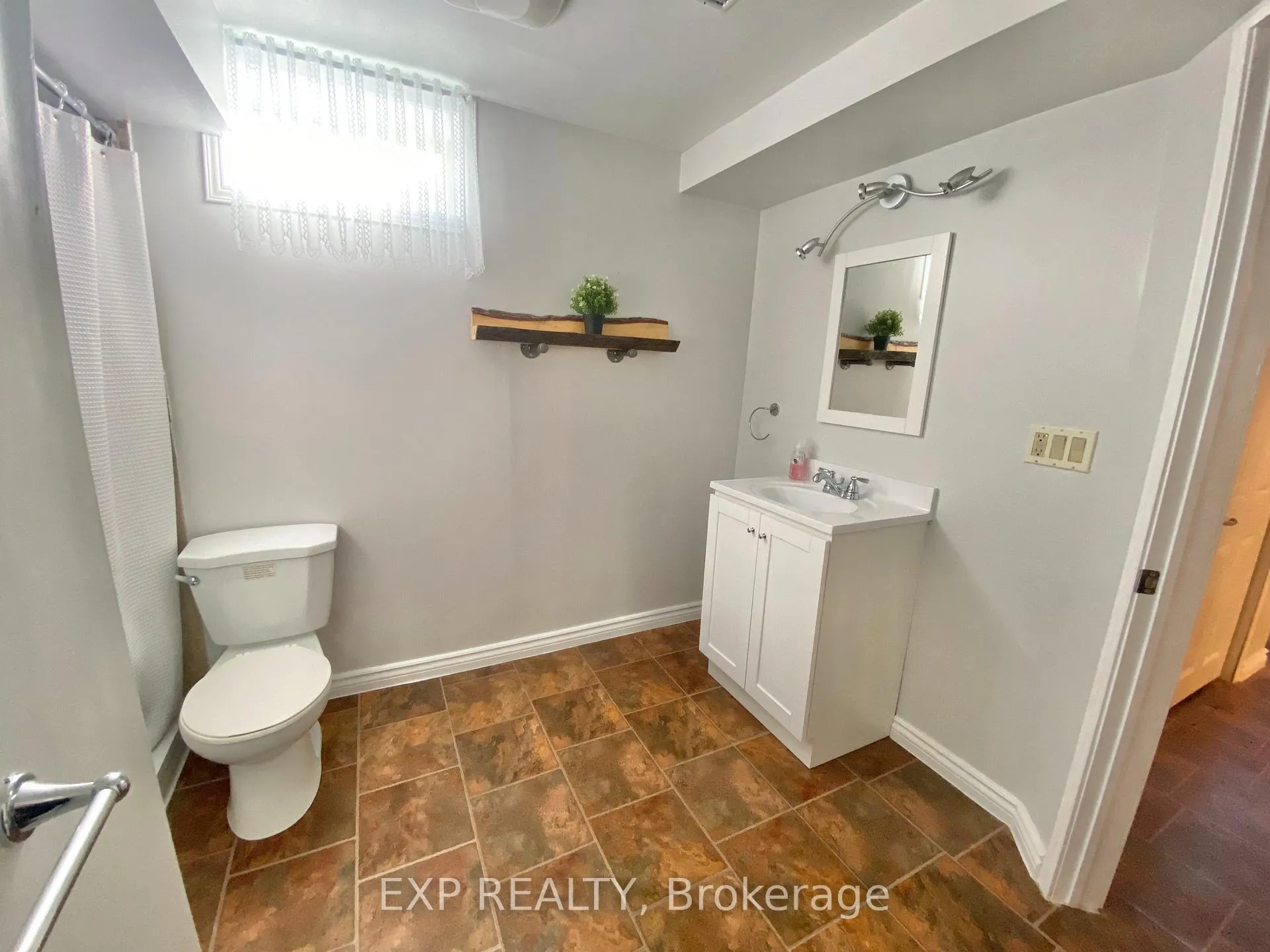 Photo 22 of 55 Athabaska Road, Barrie, Holly — HOMEH