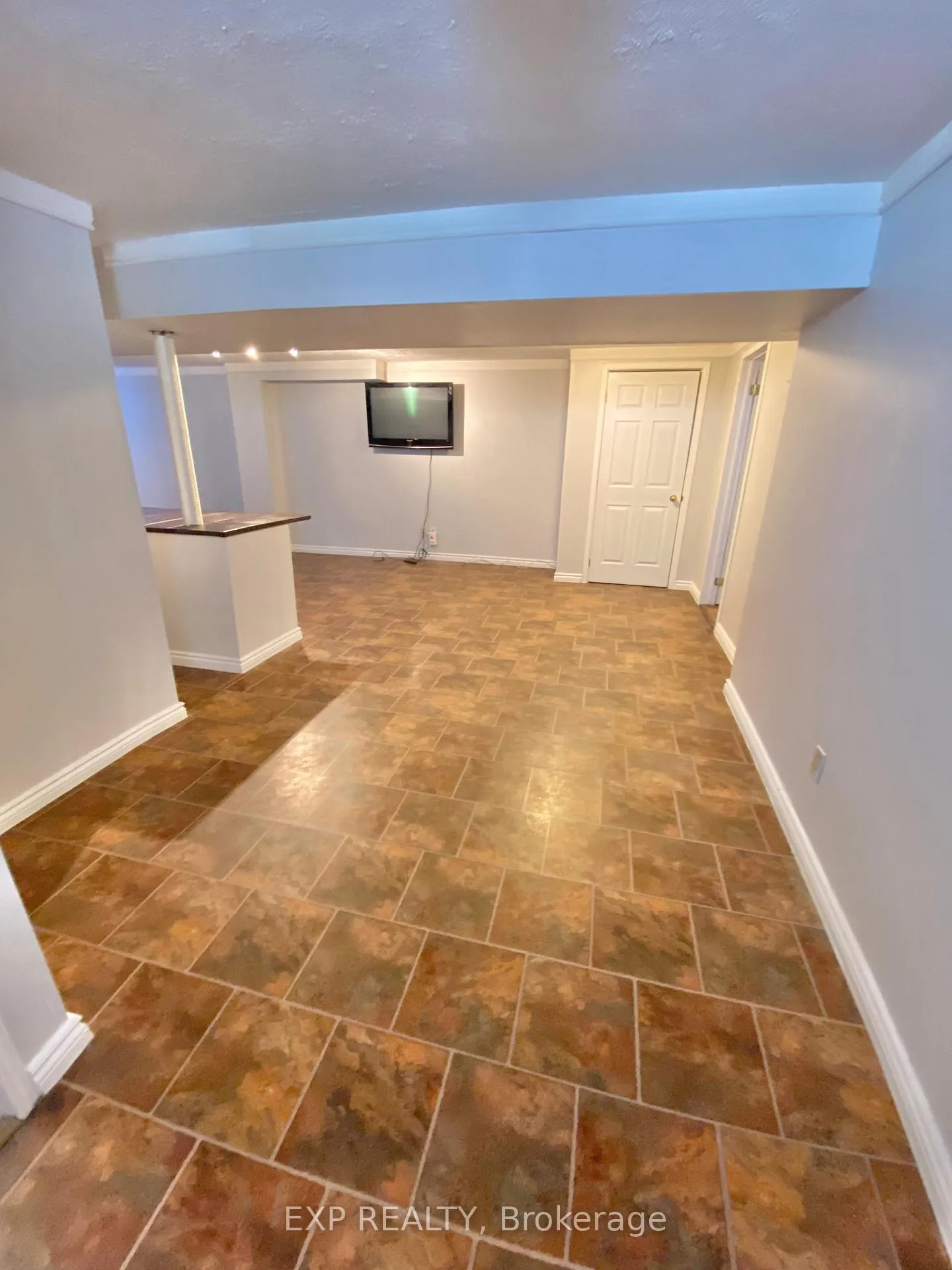 Photo 25 of 55 Athabaska Road, Barrie, Holly — HOMEH