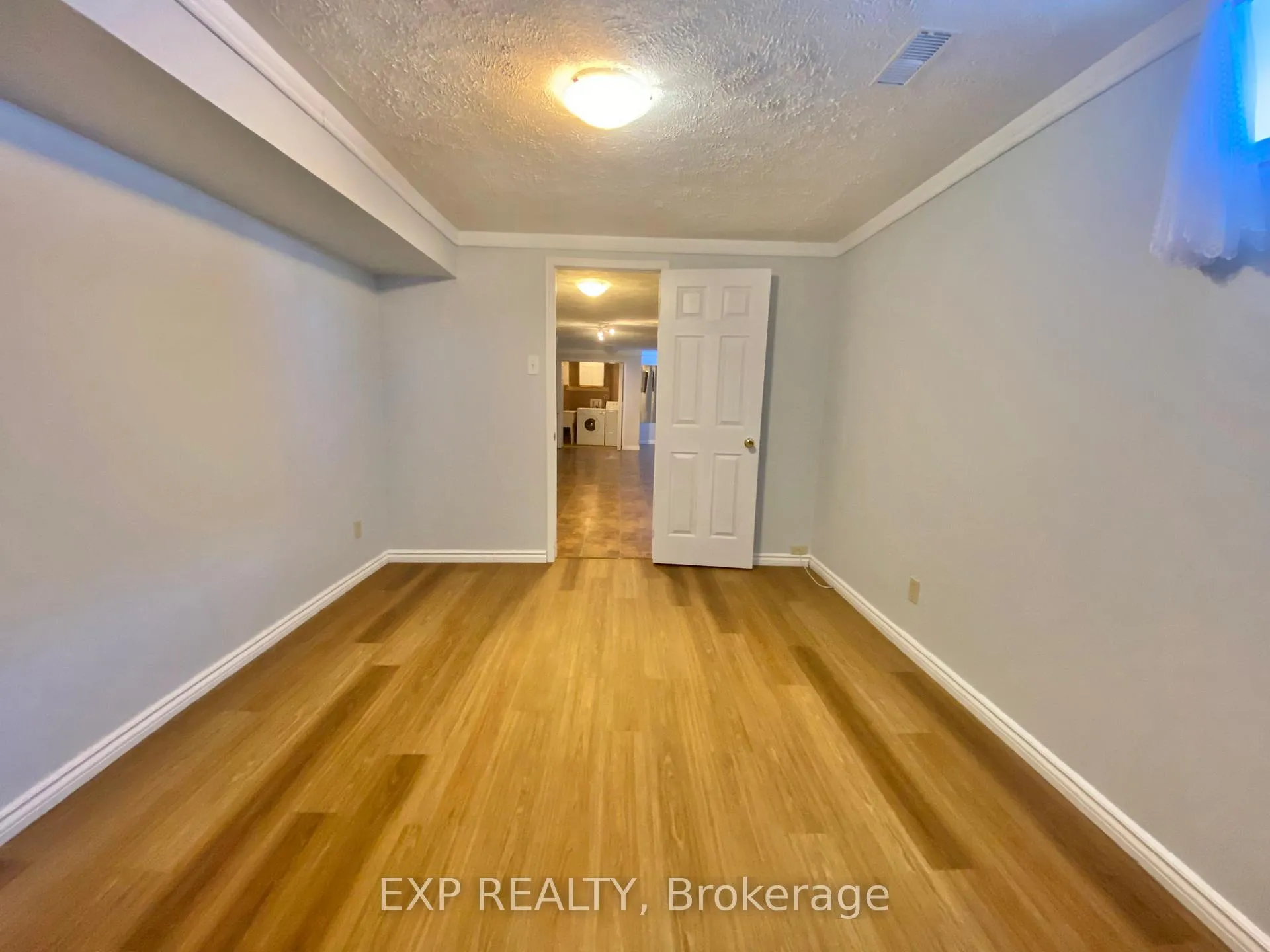 Photo 35 of 55 Athabaska Road, Barrie, Holly — HOMEH