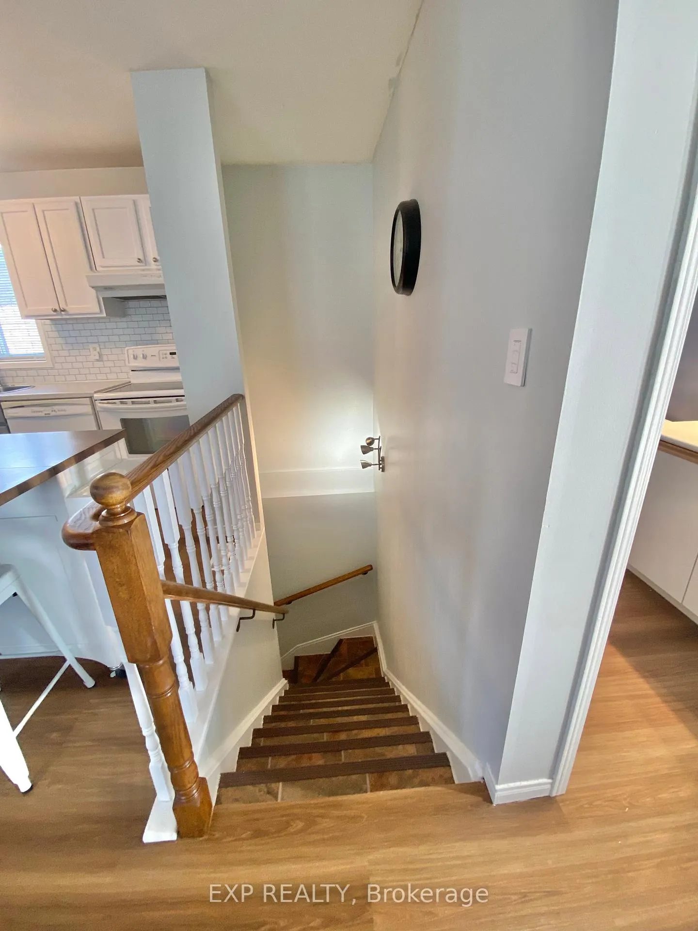 Photo 36 of 55 Athabaska Road, Barrie, Holly — HOMEH
