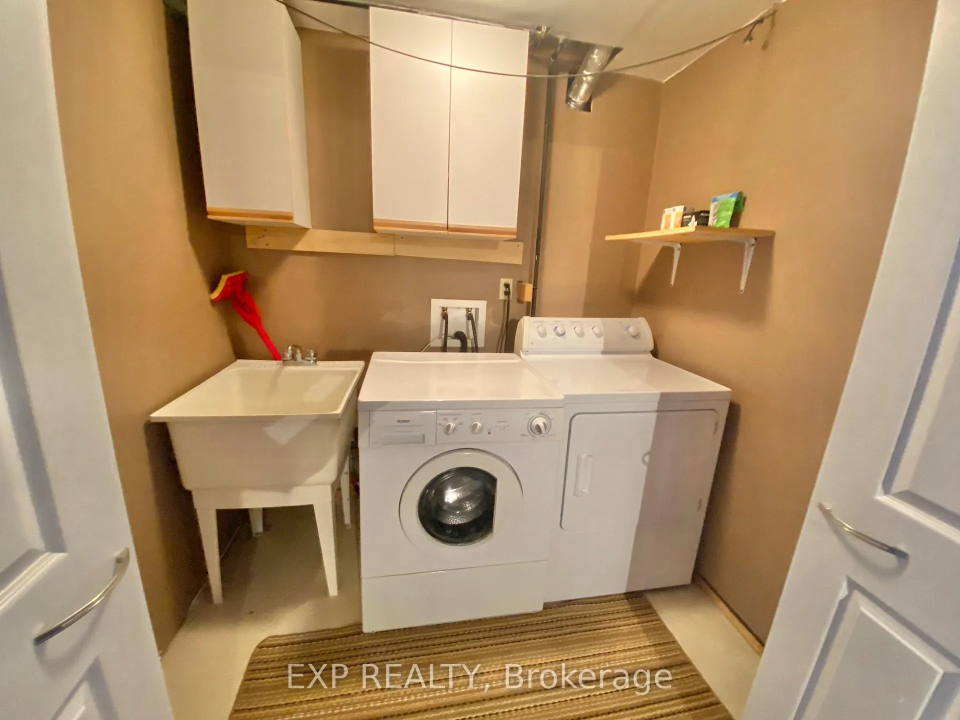 Photo 37 of 55 Athabaska Road, Barrie, Holly — HOMEH