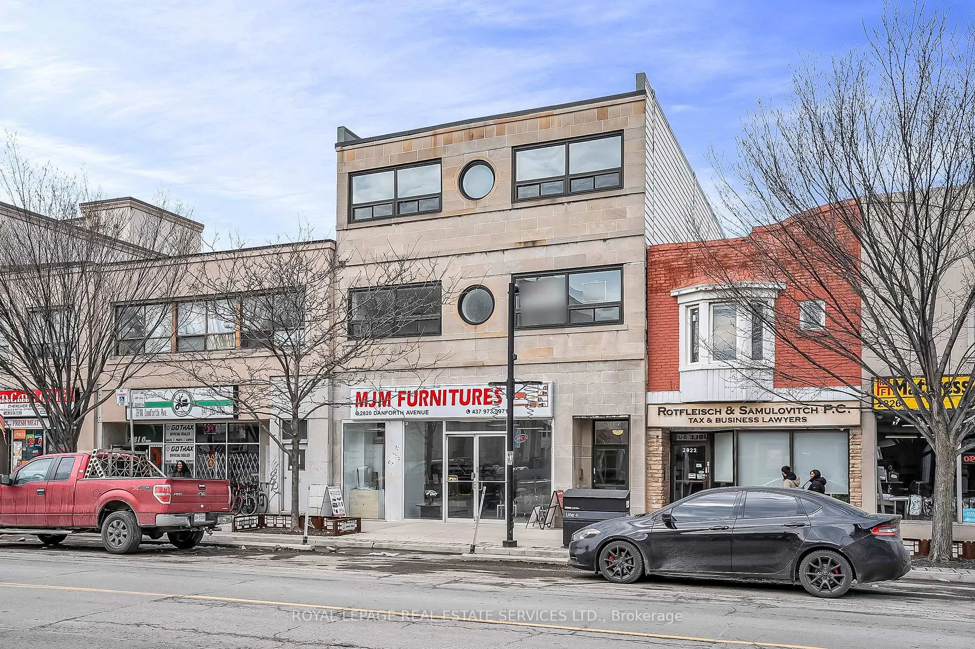 Front of Unit 301, 2820 Danforth Avenue