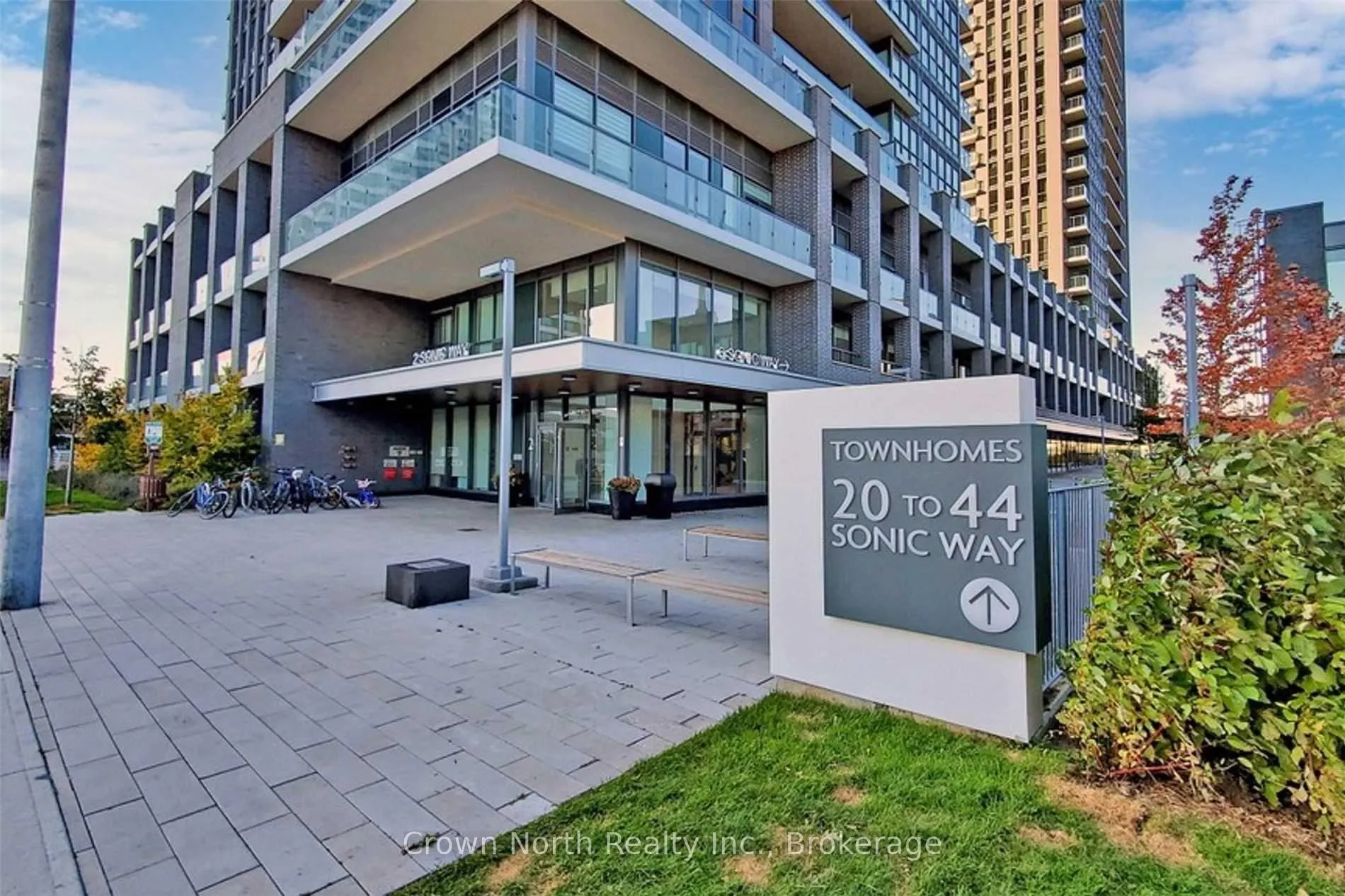 Photo 3 of Unit 2102, 2 Sonic Way W, Toronto, Flemingdon Park — HOMEH
