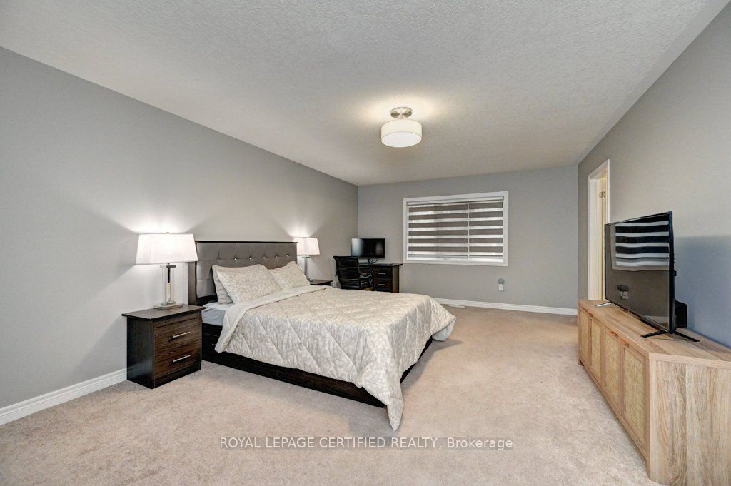 Photo 29 of Unit #26, 570 Linden Drive, Cambridge — HOMEH