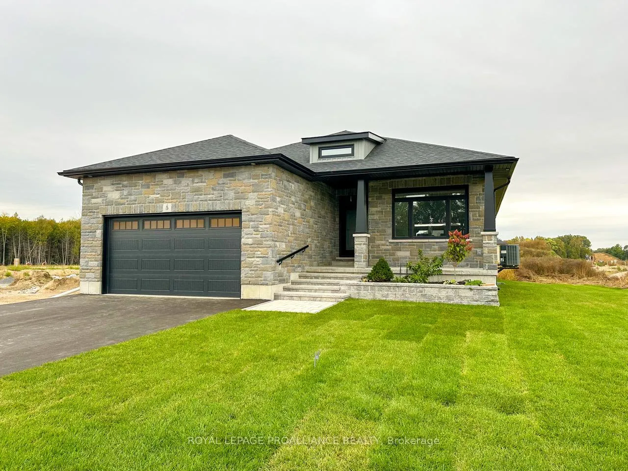 Photo of 5 Mackenzie John Crescent