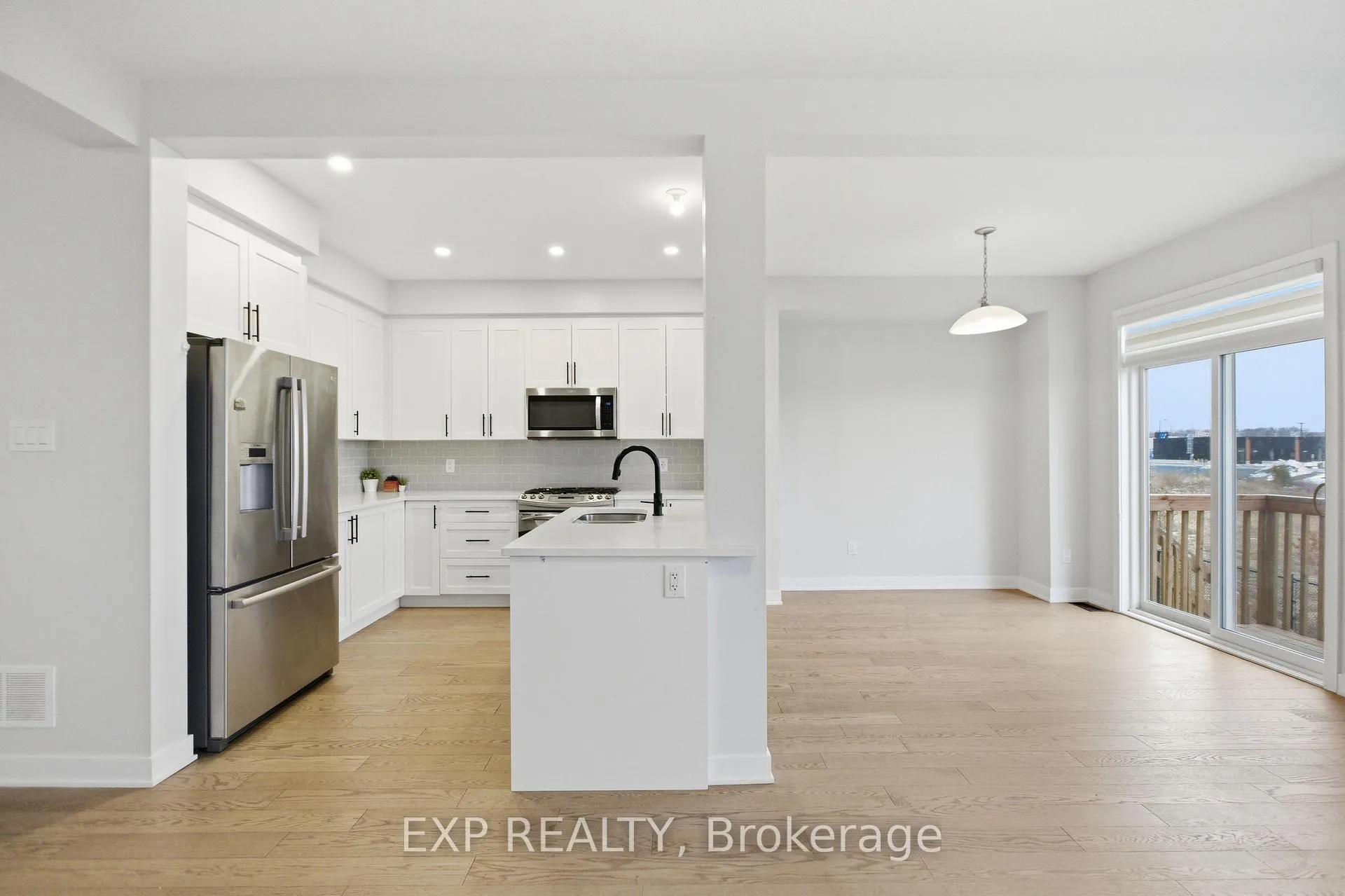 Photo 9 of 116 Main Halyard Lane, Ottawa, Barrhaven - Half Moon Bay — HOMEH