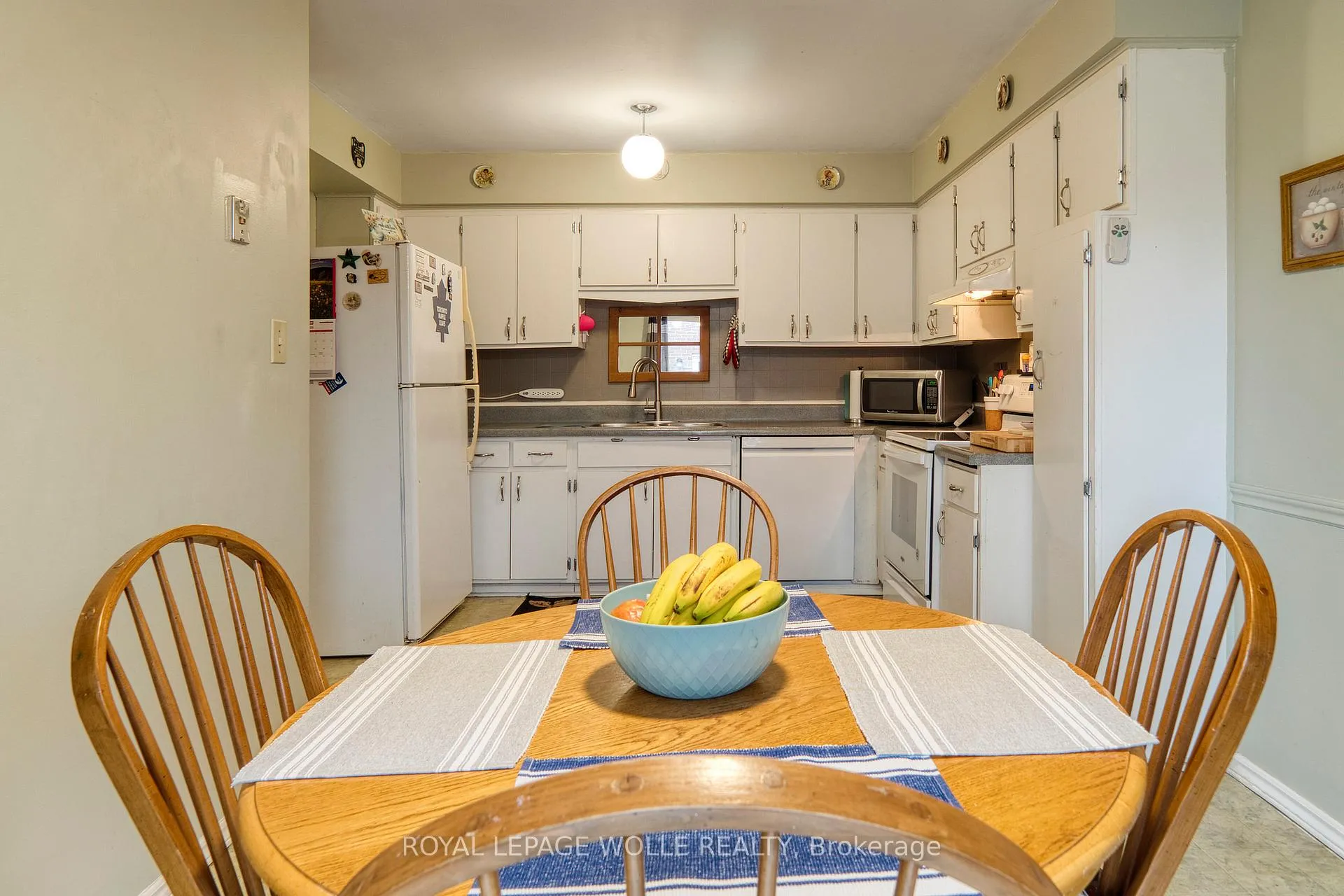 Photo 12 of 44 Breckenridge Drive, Kitchener — HOMEH