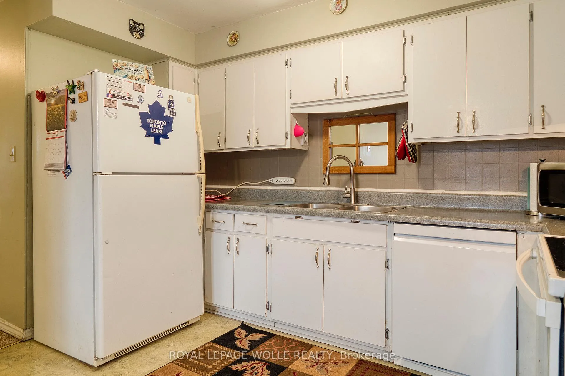 Photo 13 of 44 Breckenridge Drive, Kitchener — HOMEH