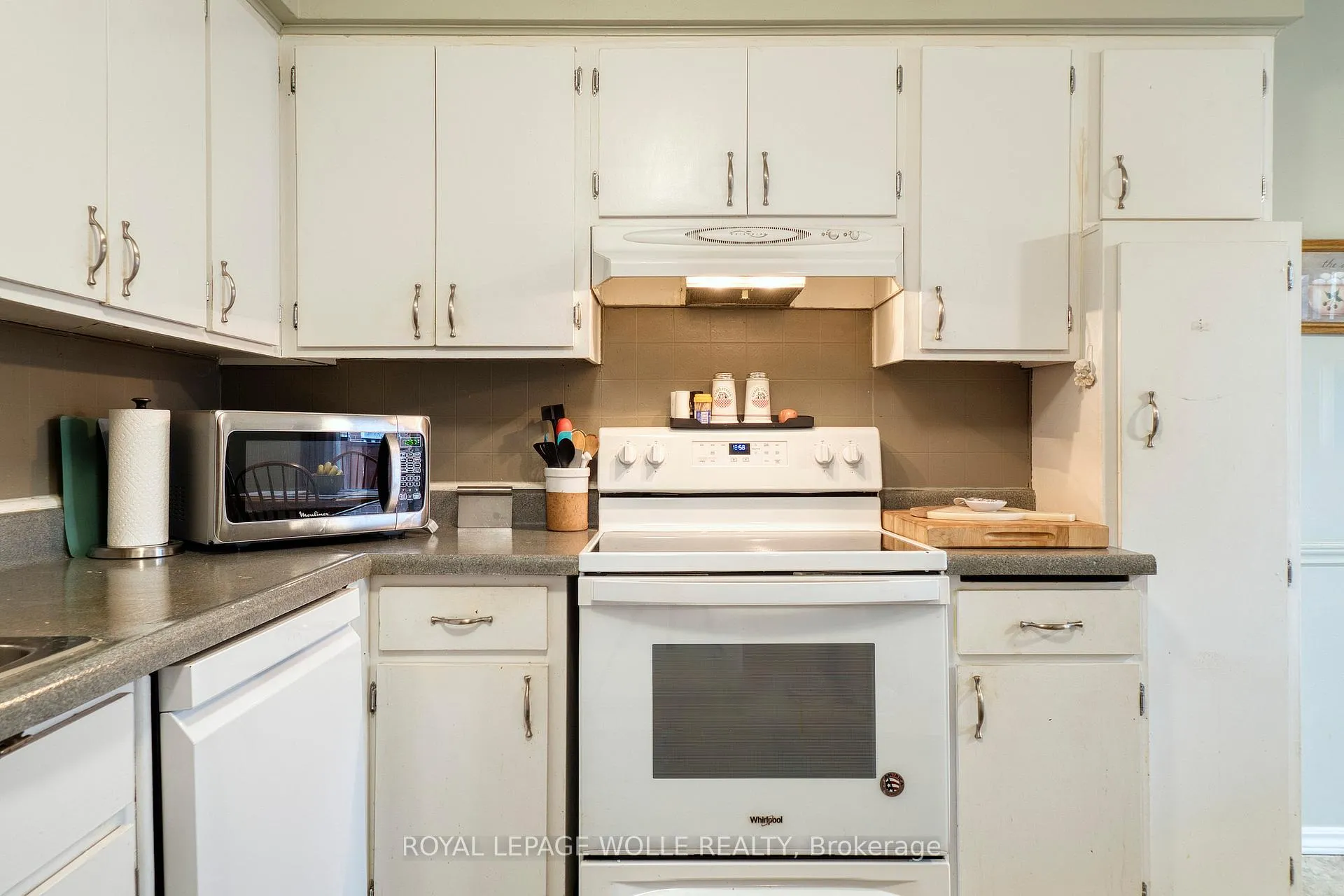 Photo 14 of 44 Breckenridge Drive, Kitchener — HOMEH