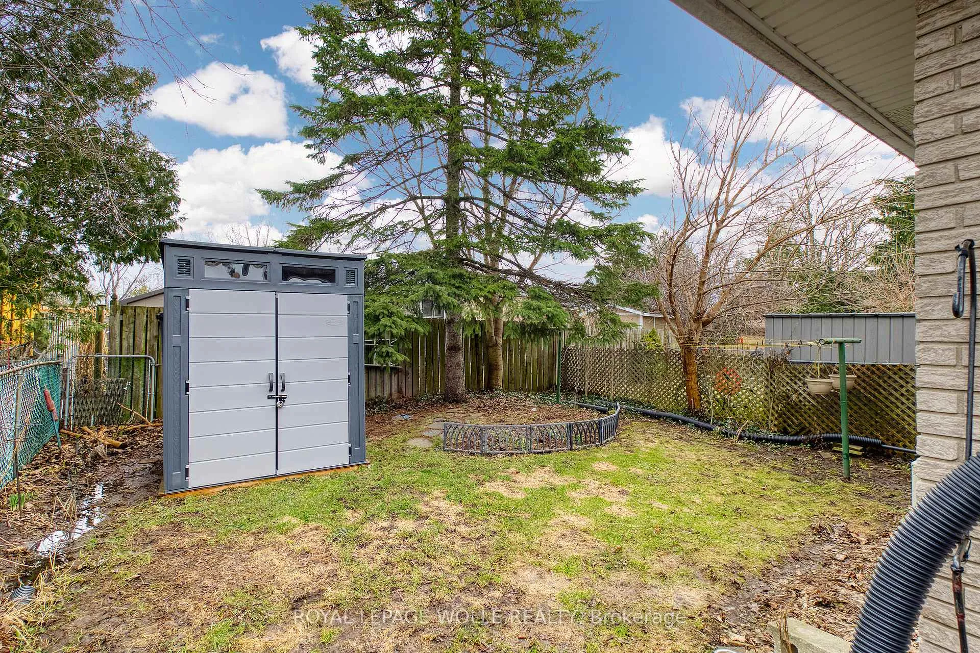 Photo 28 of 44 Breckenridge Drive, Kitchener — HOMEH