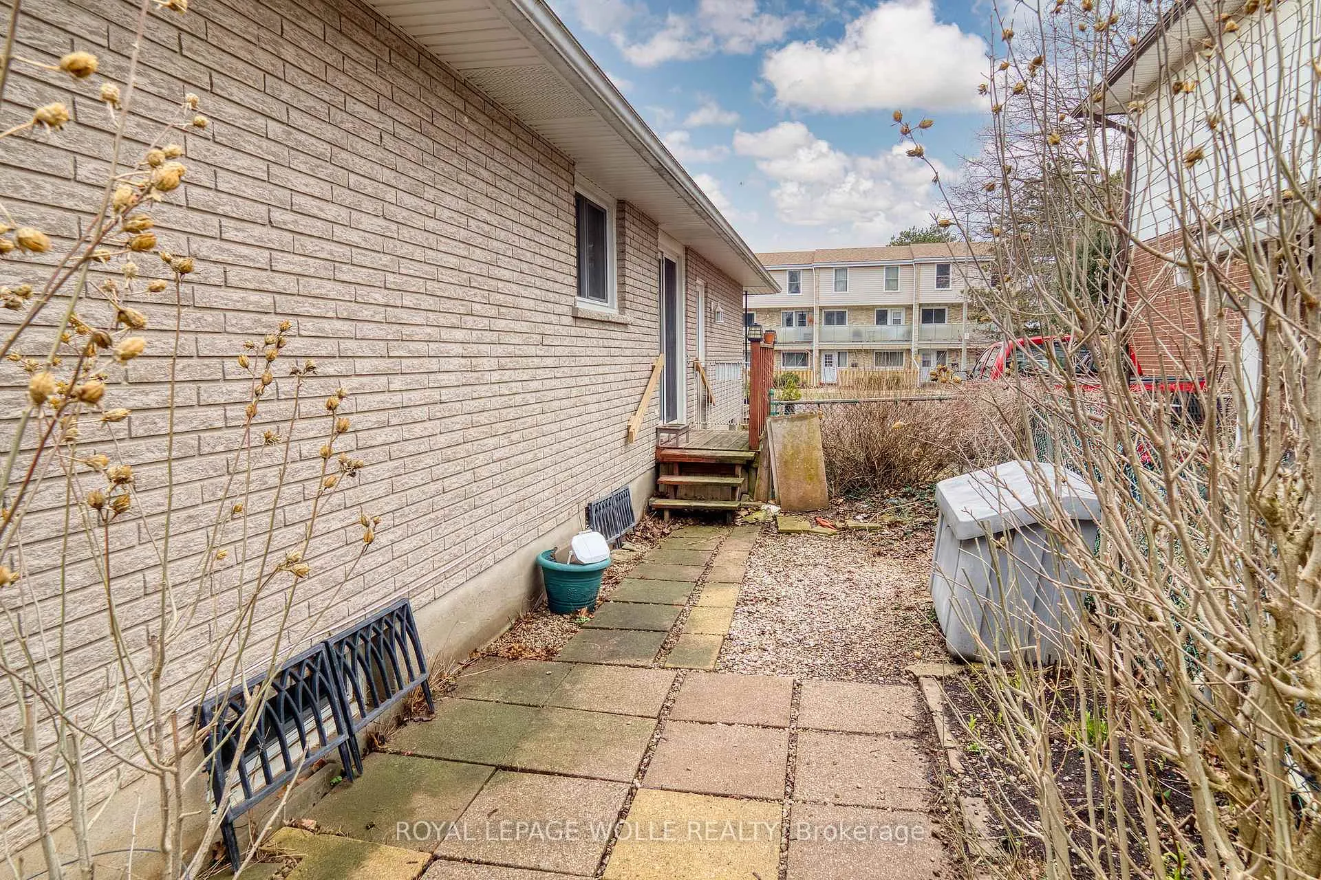 Photo 30 of 44 Breckenridge Drive, Kitchener — HOMEH