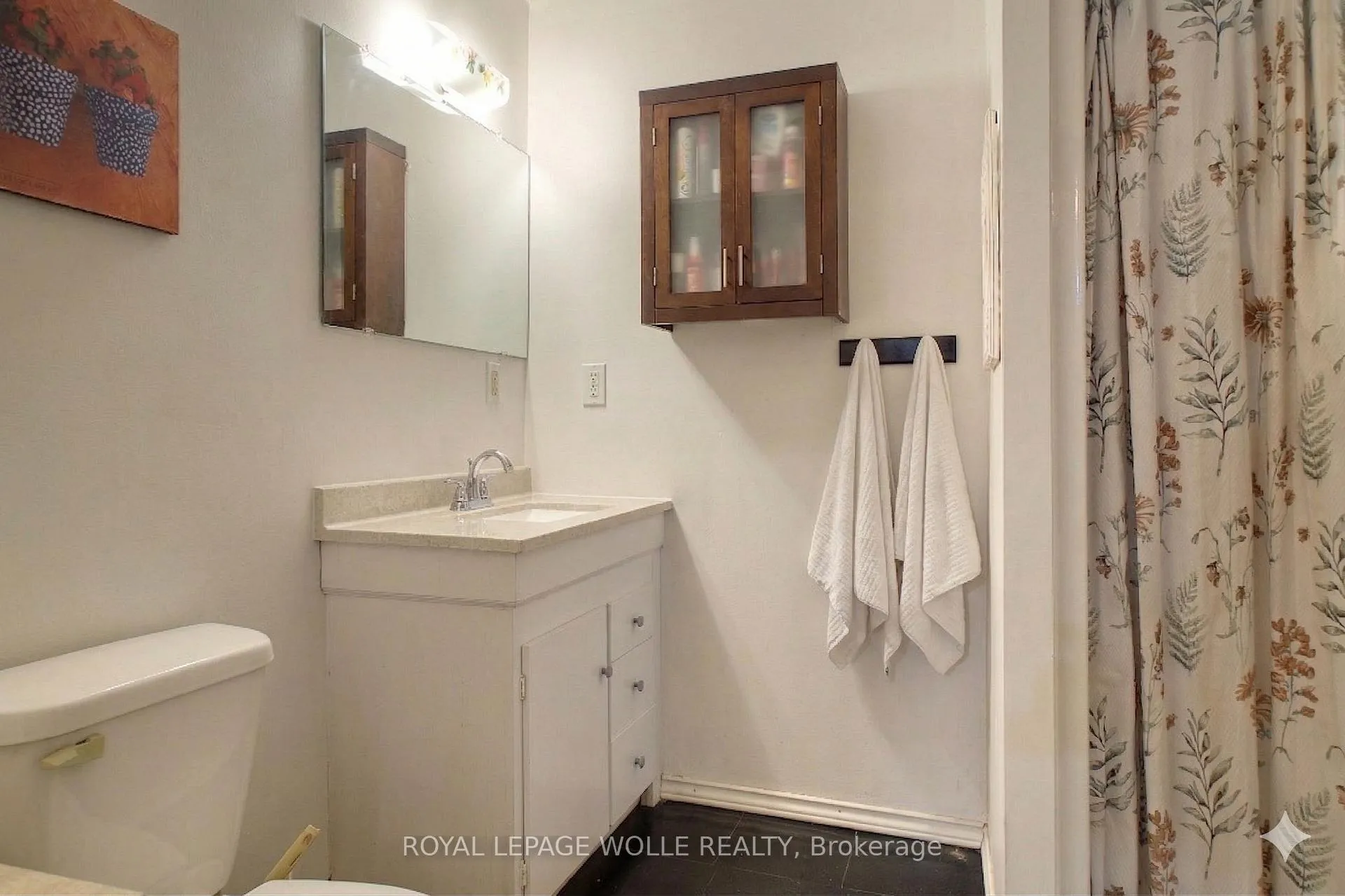 Photo 32 of 44 Breckenridge Drive, Kitchener — HOMEH