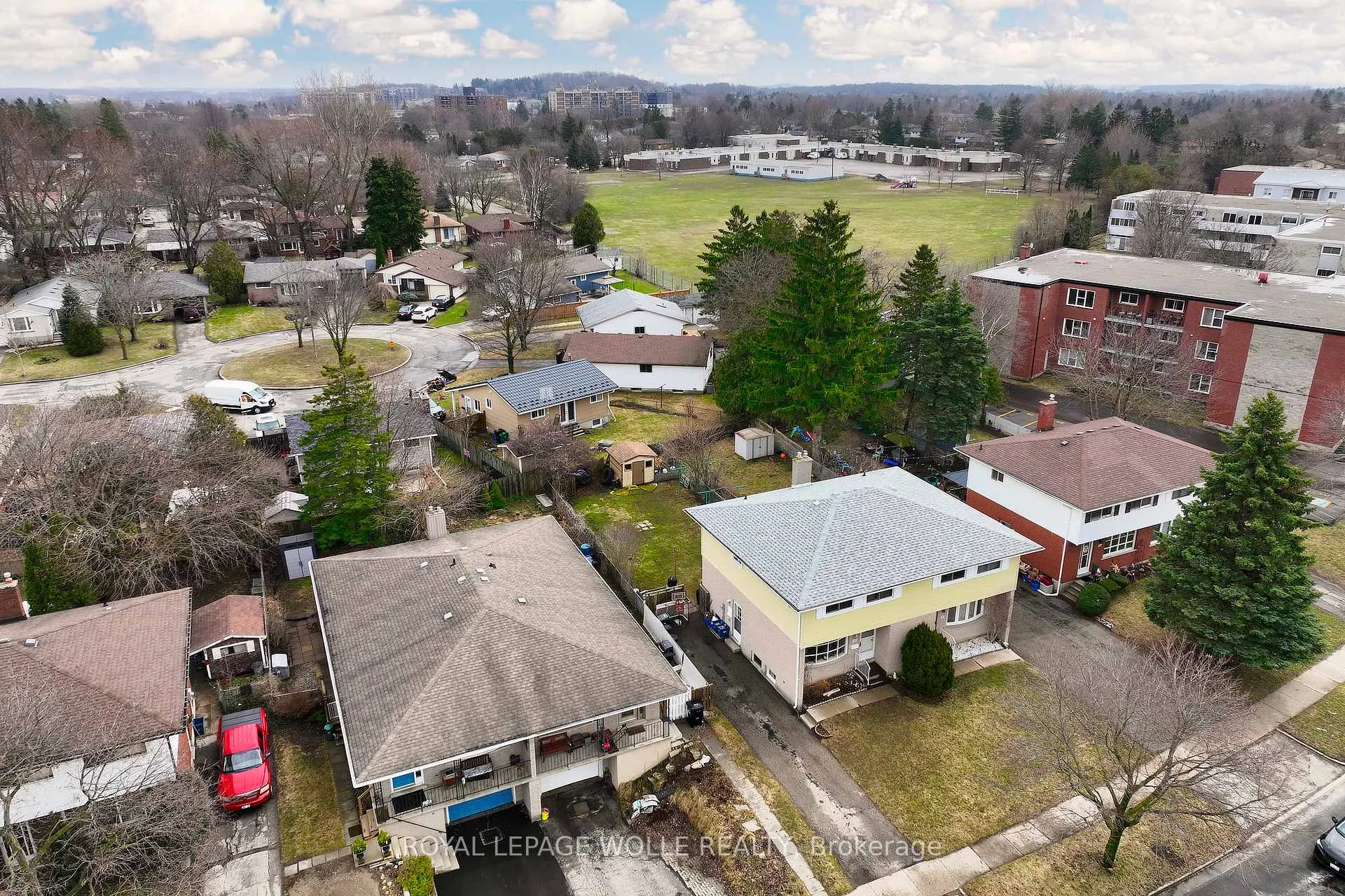 Photo 42 of 44 Breckenridge Drive, Kitchener — HOMEH