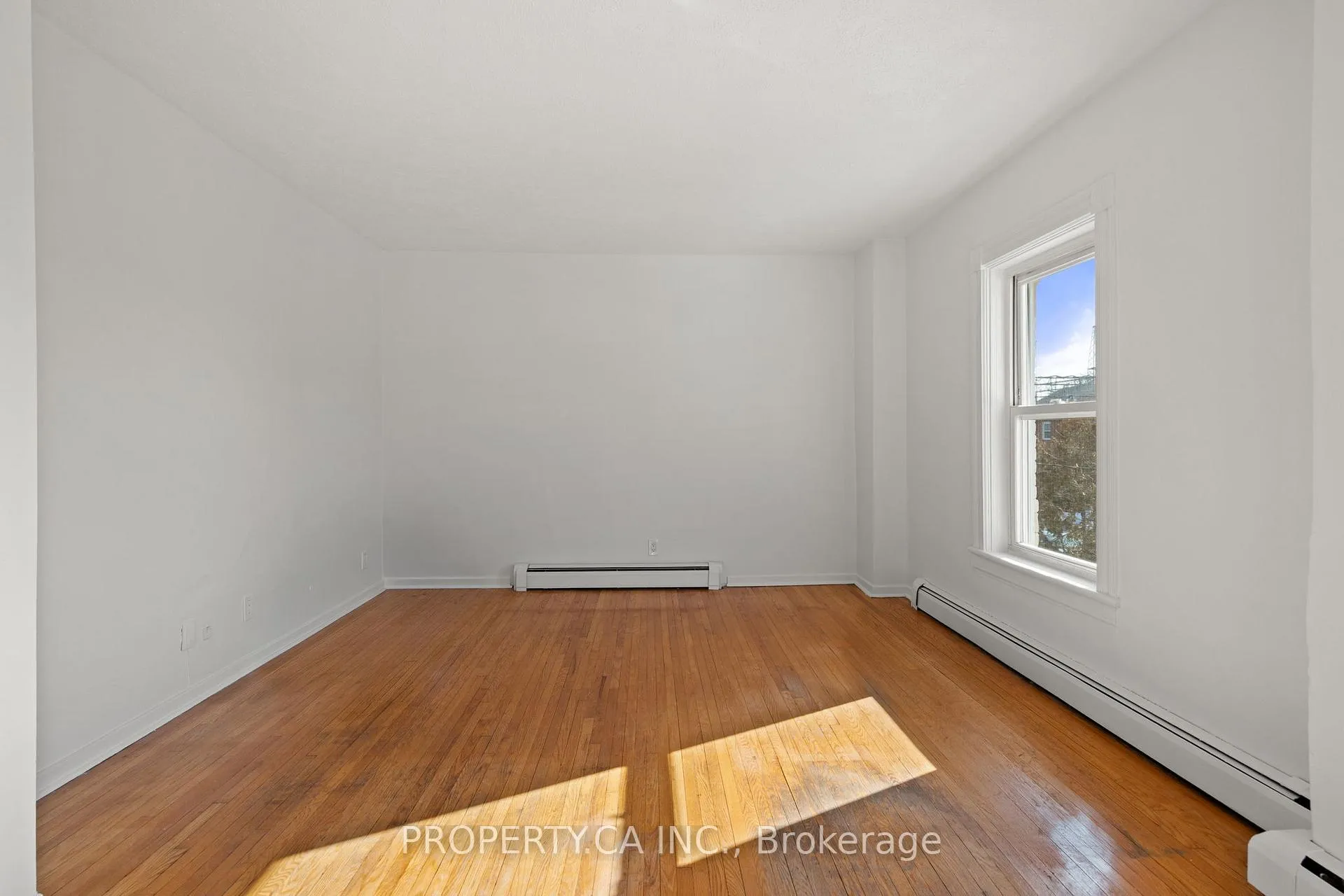 Photo 2 of Unit Upper, 120 Stephenson Avenue, Toronto, East End-Danforth — HOMEH