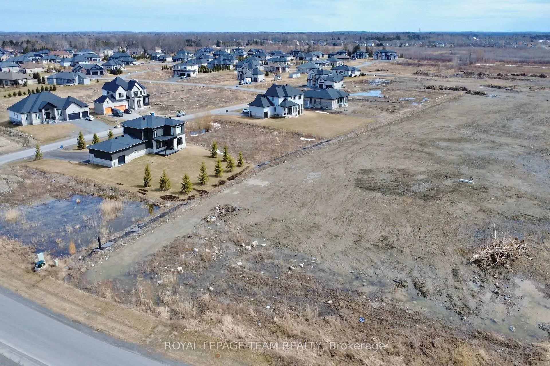 Photo 5 of 6715 Still Meadow Way, Ottawa, Greely — HOMEH