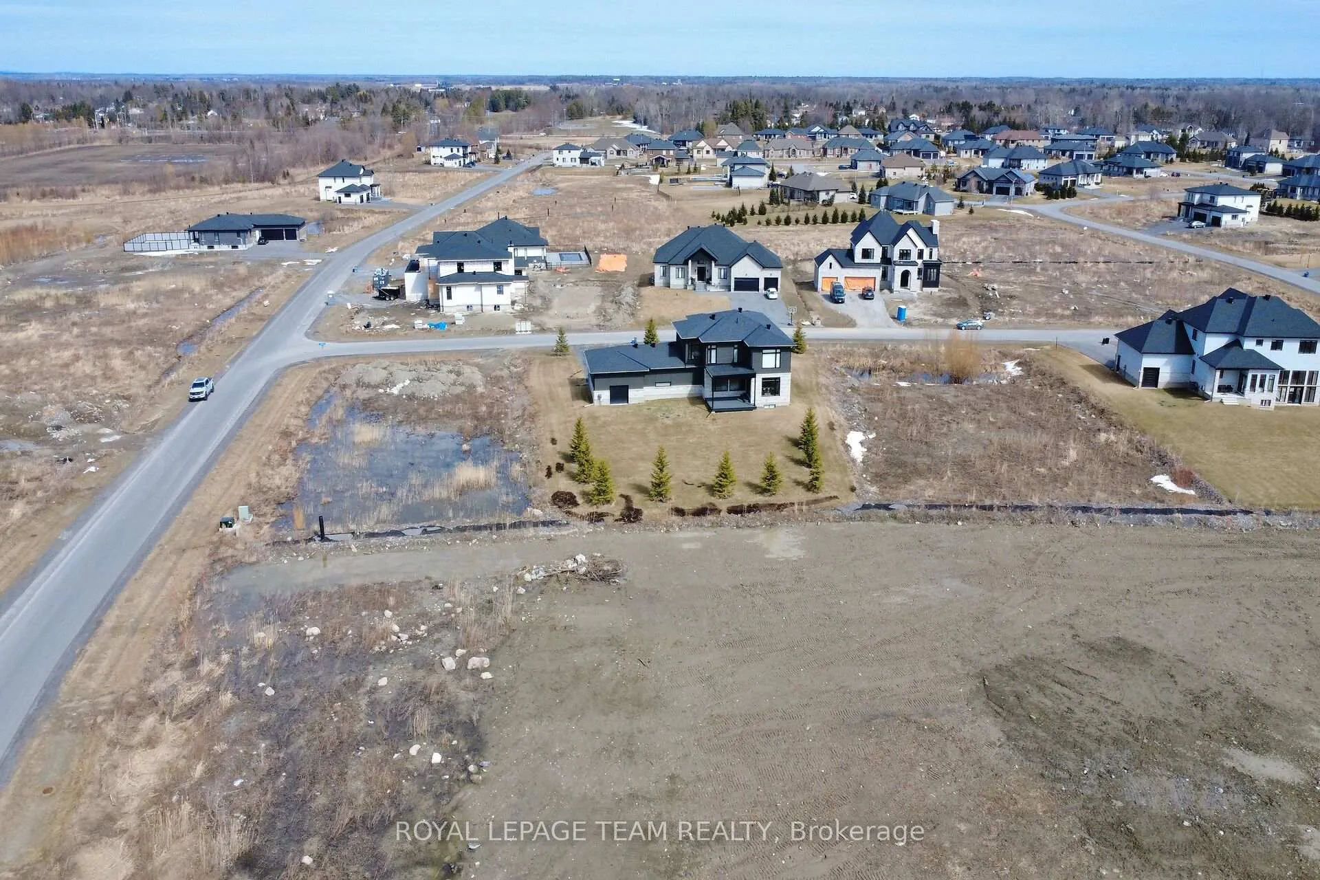 Photo 7 of 6715 Still Meadow Way, Ottawa, Greely — HOMEH