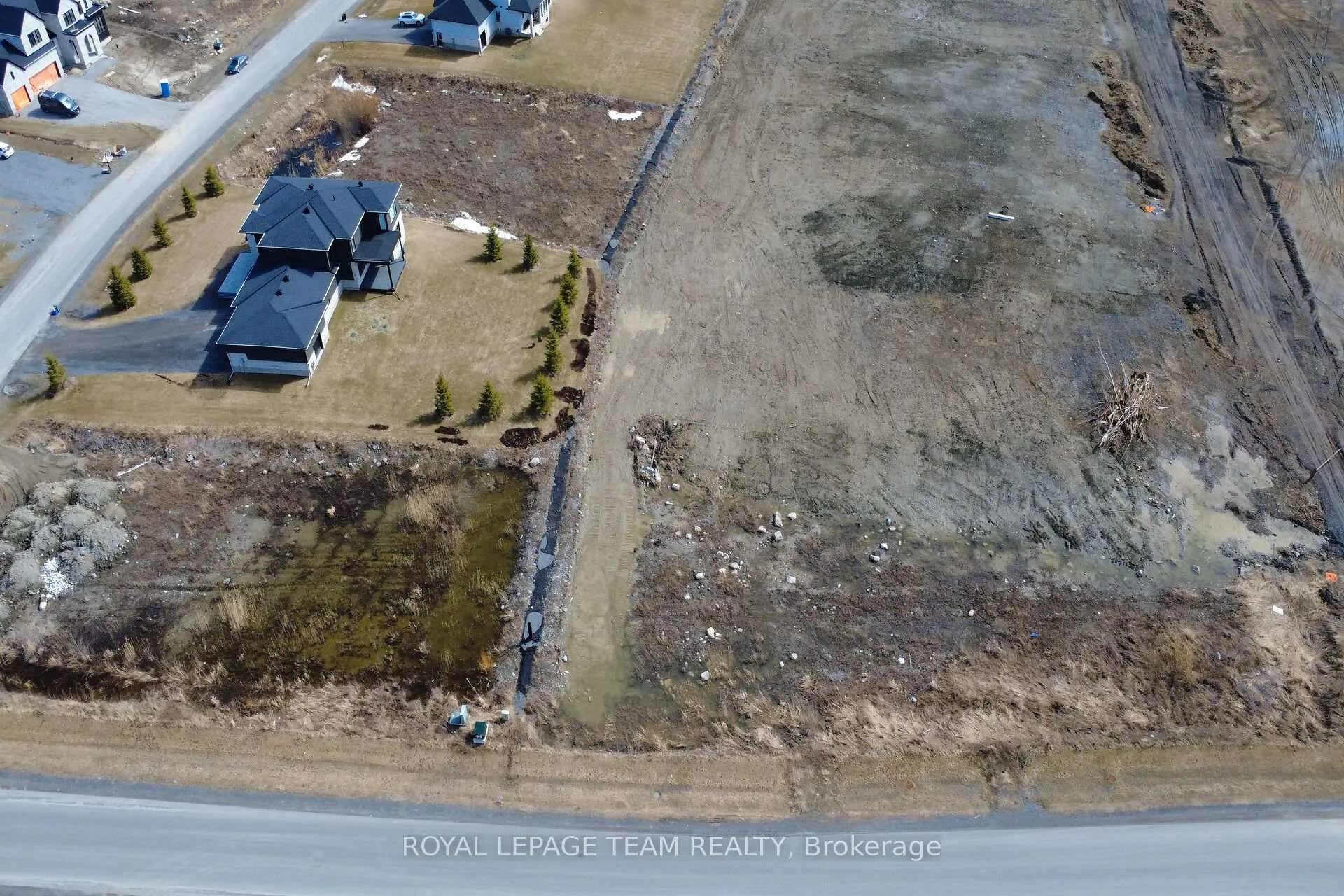 Photo 14 of 6715 Still Meadow Way, Ottawa, Greely — HOMEH