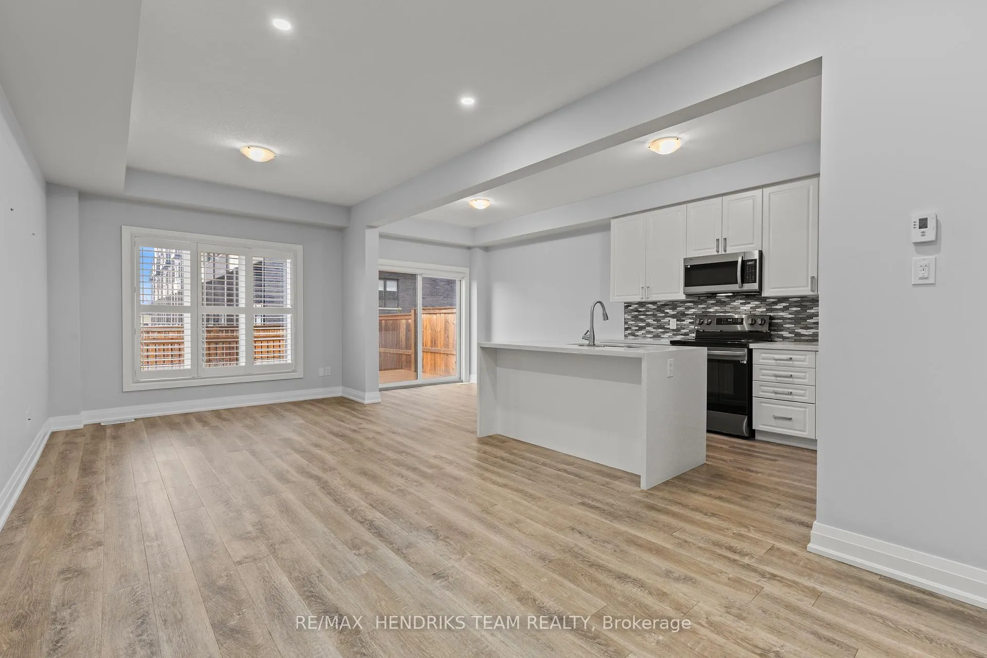 Photo 7 of 6649 Cropp Street, Niagara Falls, Morrison — HOMEH