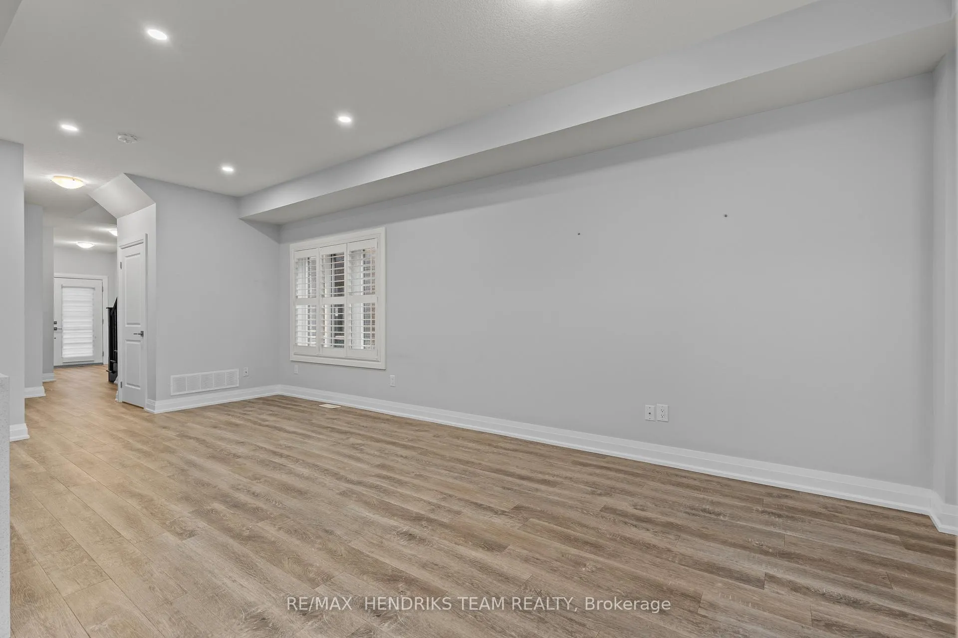 Photo 9 of 6649 Cropp Street, Niagara Falls, Morrison — HOMEH