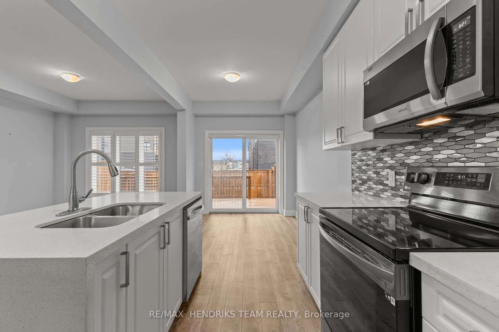 Photo 16 of 6649 Cropp Street, Niagara Falls, Morrison — HOMEH