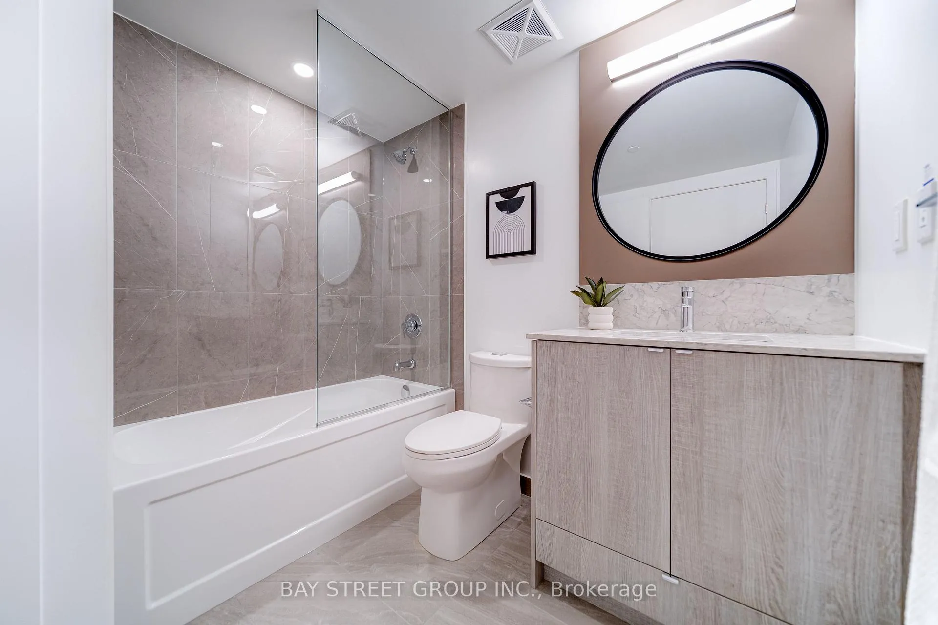 Photo 15 of Unit 1906, 771 Yonge Street, Toronto, Rosedale-Moore Park — HOMEH