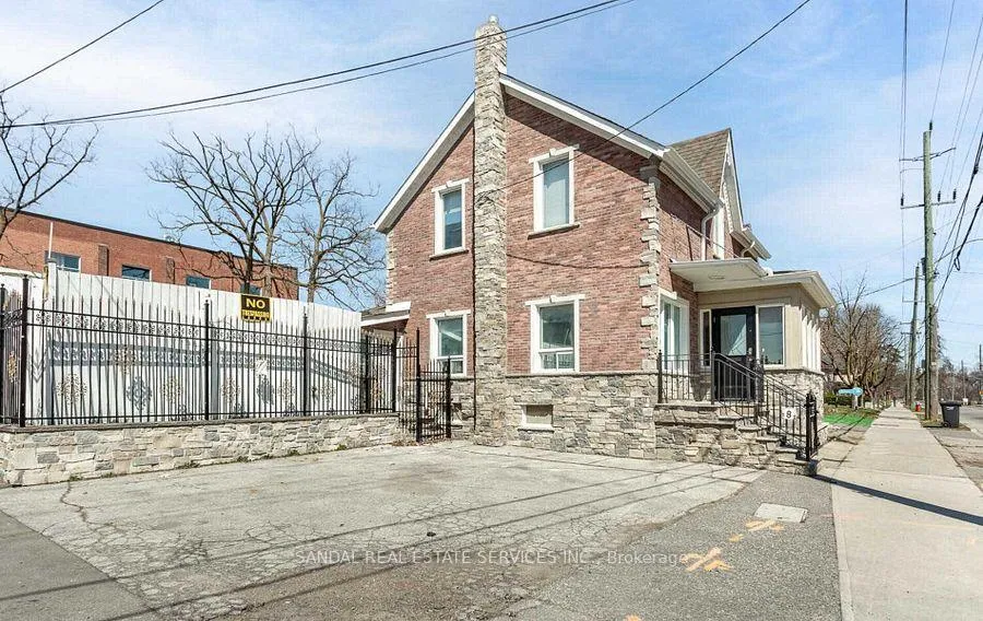 Photo 2 of 8 Church Street E, Brampton, Downtown Brampton — HOMEH