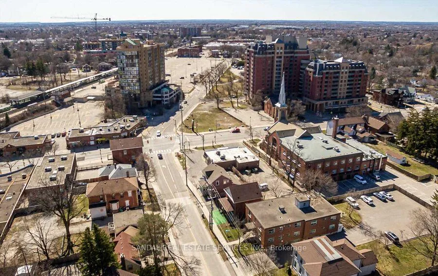 Photo 5 of 8 Church Street E, Brampton, Downtown Brampton — HOMEH