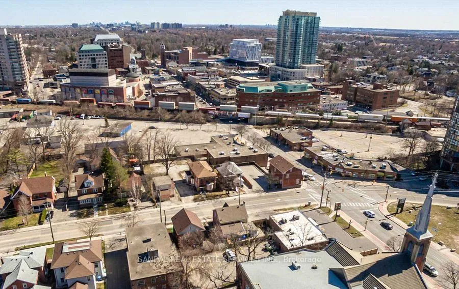 Photo 7 of 8 Church Street E, Brampton, Downtown Brampton — HOMEH