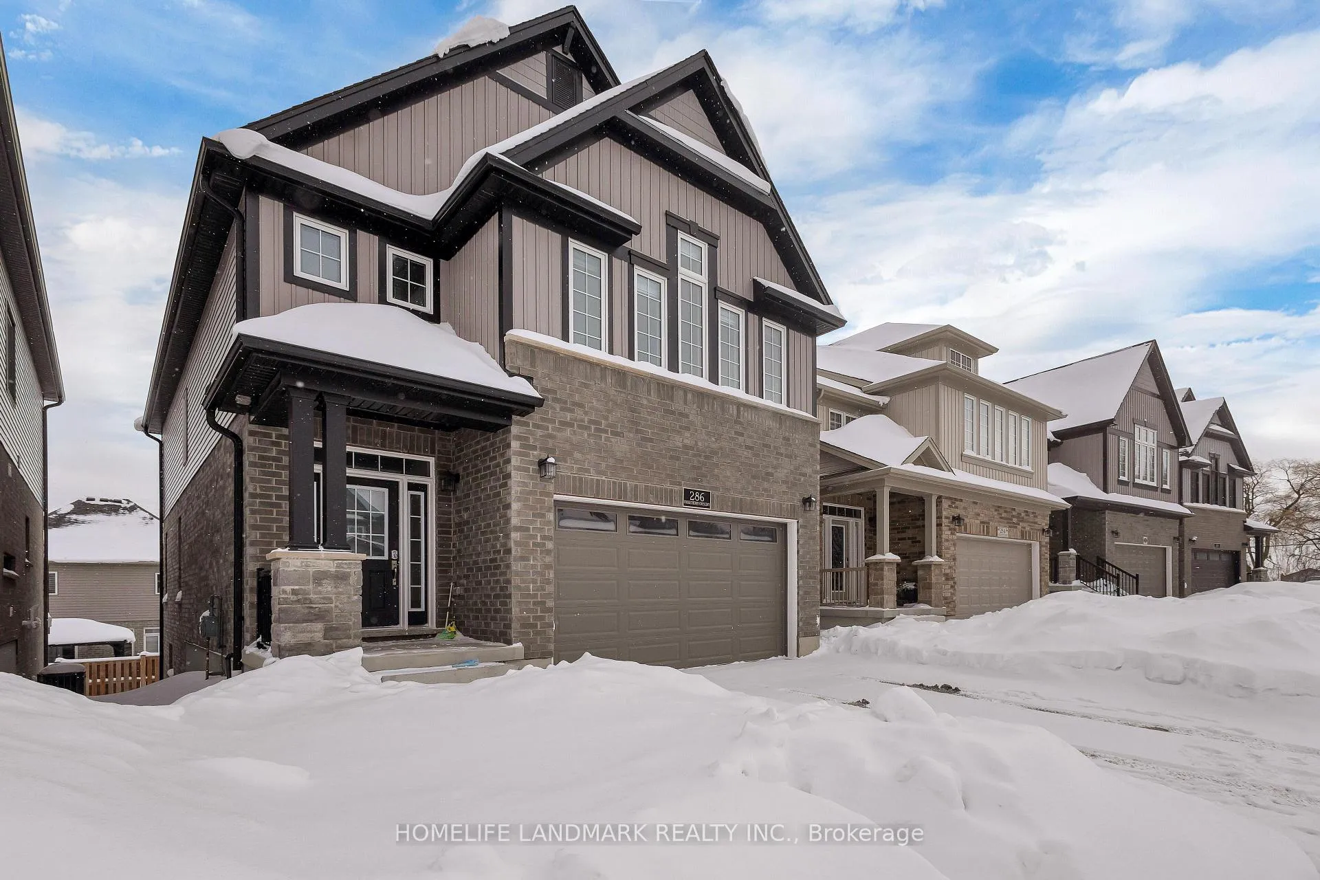 Photo 2 of 286 Chokecherry Crescent, Waterloo — HOMEH