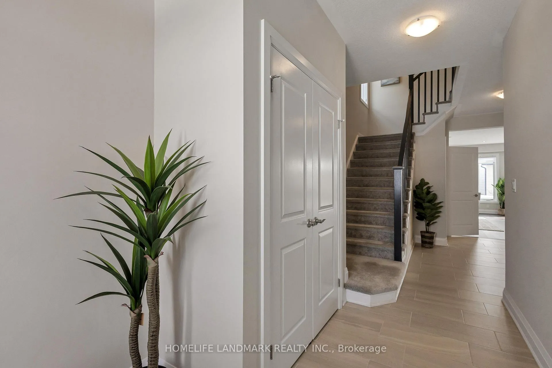 Photo 4 of 286 Chokecherry Crescent, Waterloo — HOMEH