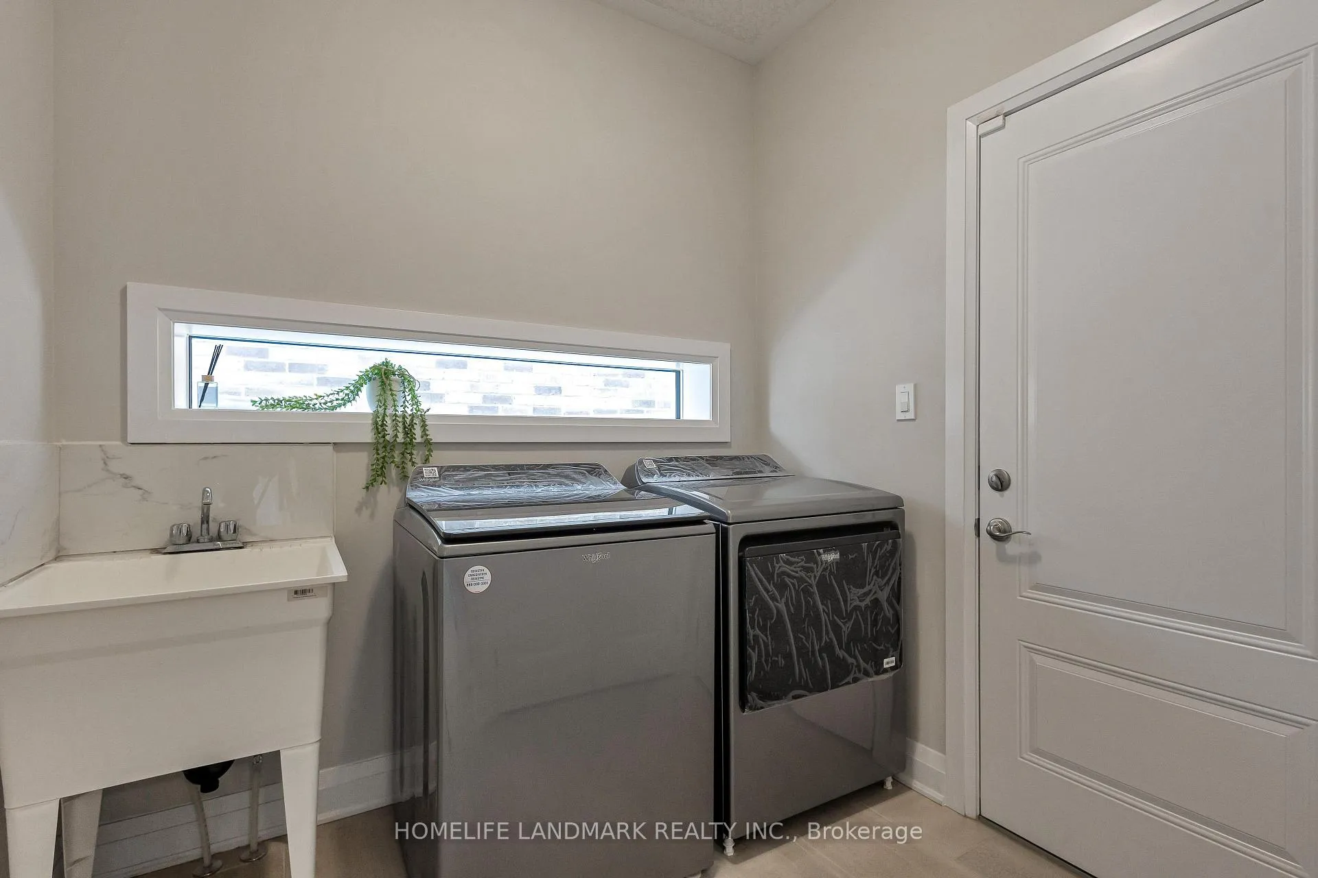 Photo 17 of 286 Chokecherry Crescent, Waterloo — HOMEH