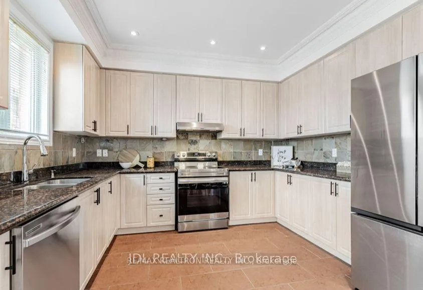 Photo 4 of Unit ROOM A, 20 Ralph Chalmers Avenue, Markham, Wismer — HOMEH