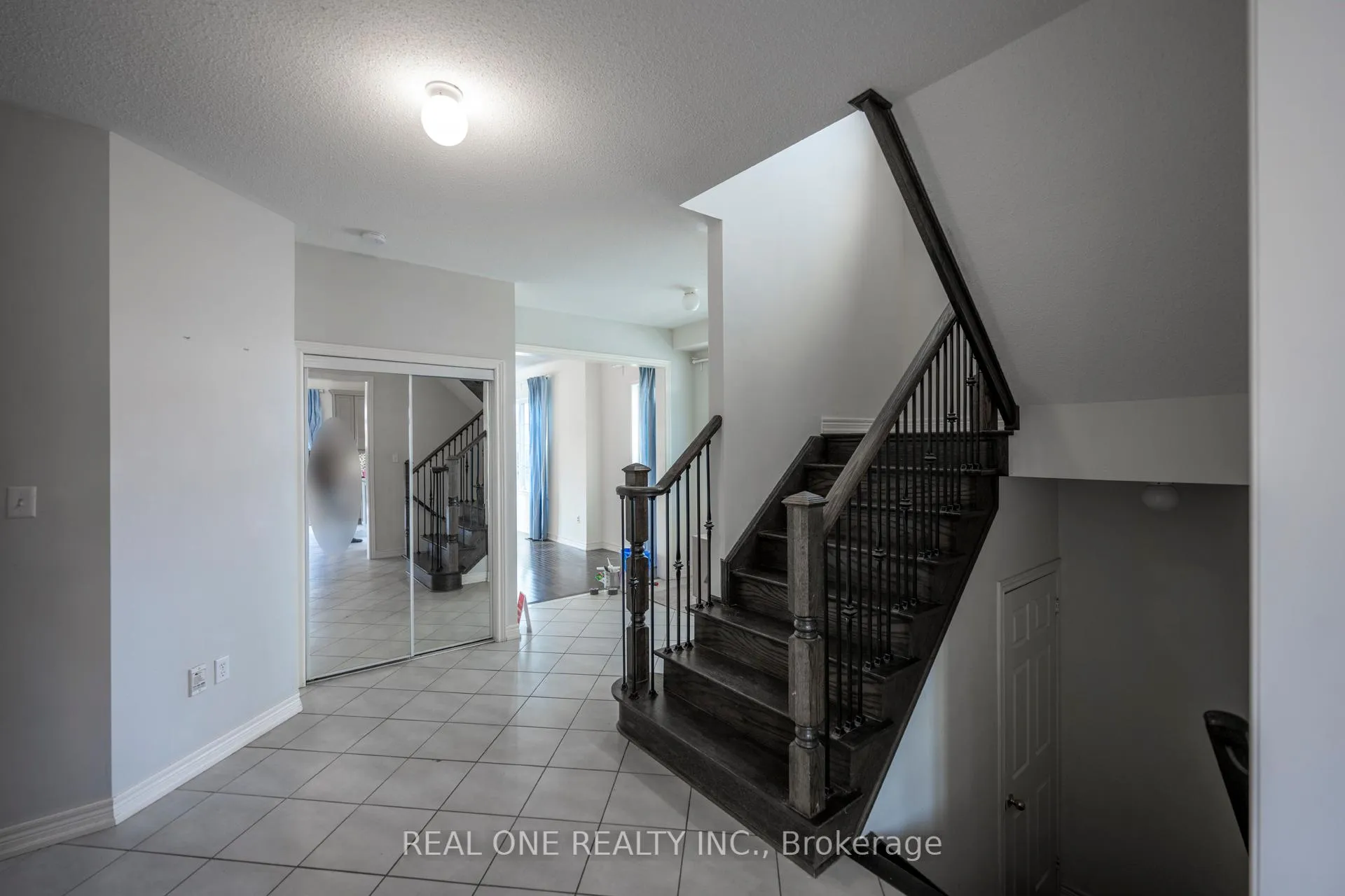 Photo 4 of 1136 Cenotaph Boulevard, Newmarket, Stonehaven-Wyndham — HOMEH