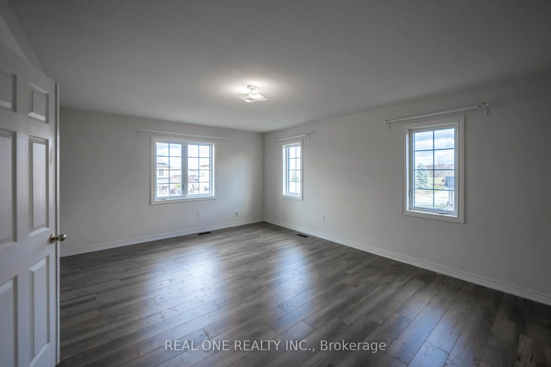 Photo 10 of 1136 Cenotaph Boulevard, Newmarket, Stonehaven-Wyndham — HOMEH