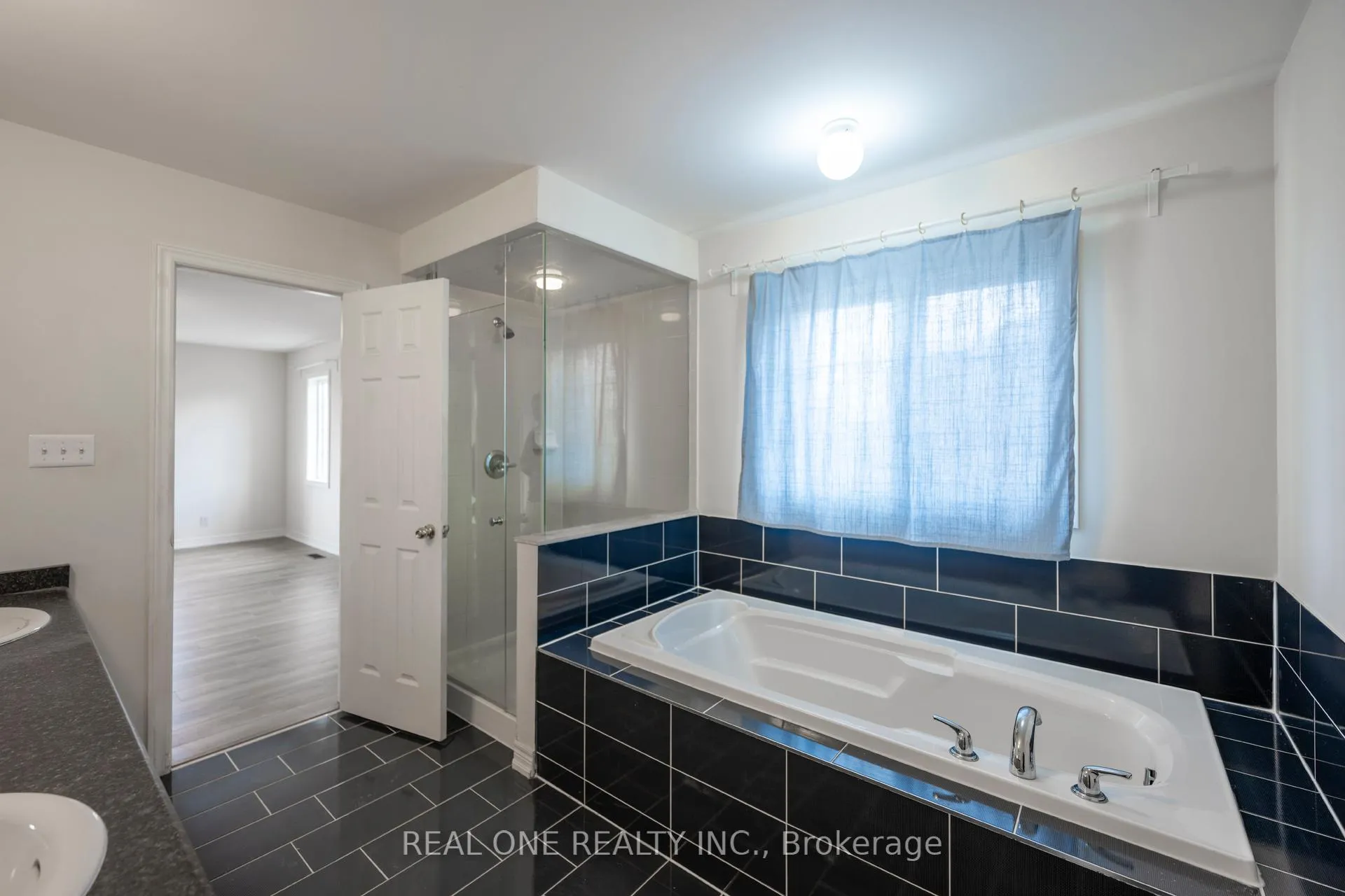 Photo 12 of 1136 Cenotaph Boulevard, Newmarket, Stonehaven-Wyndham — HOMEH