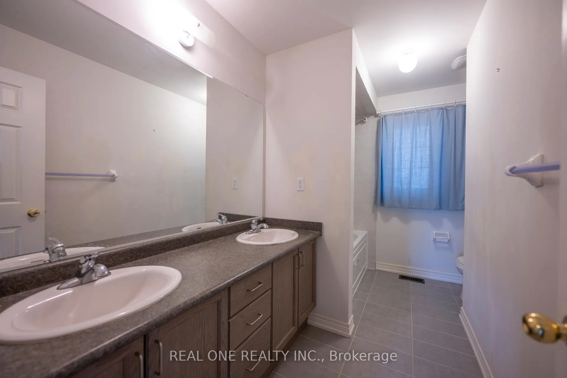 Photo 17 of 1136 Cenotaph Boulevard, Newmarket, Stonehaven-Wyndham — HOMEH