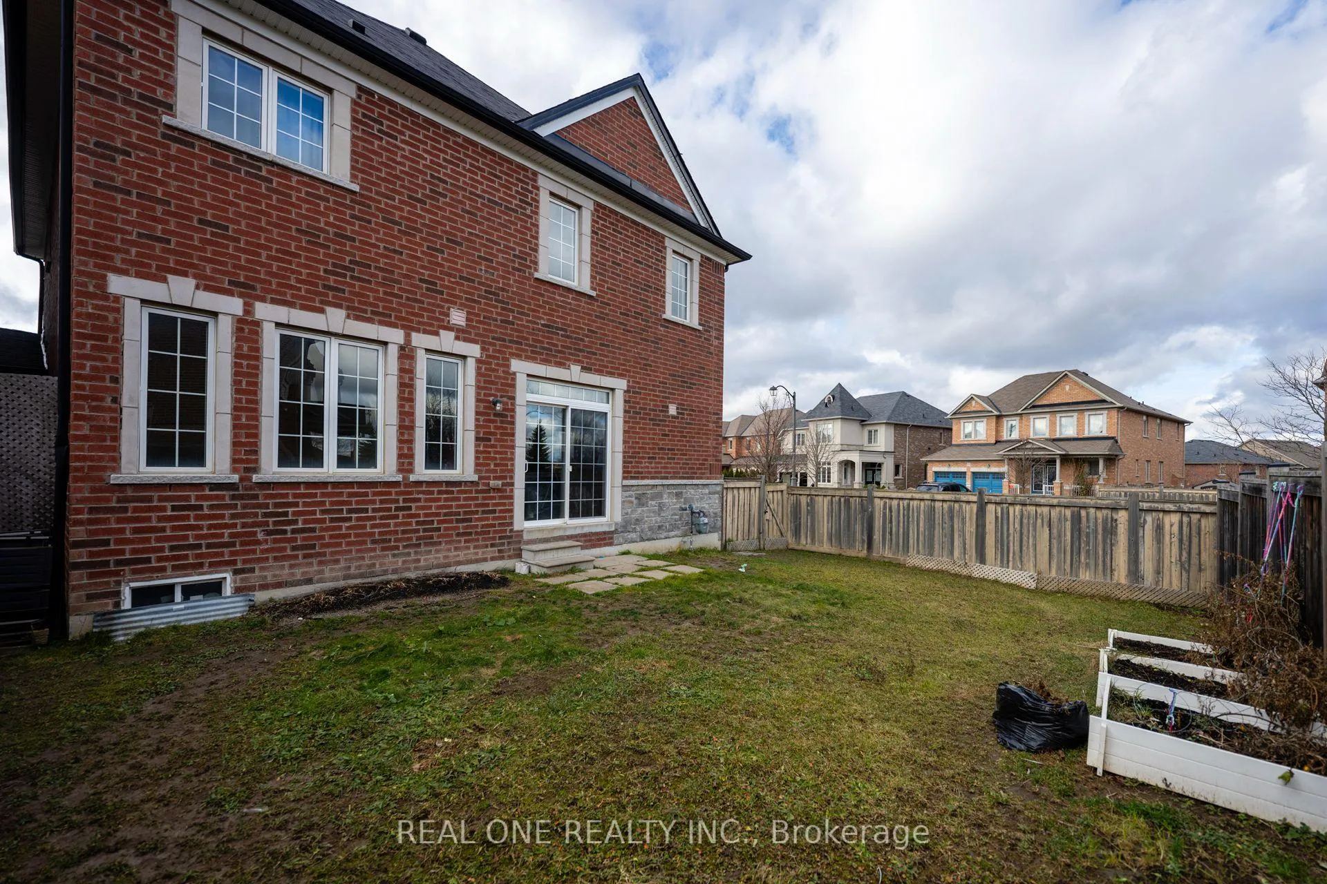 Photo 21 of 1136 Cenotaph Boulevard, Newmarket, Stonehaven-Wyndham — HOMEH