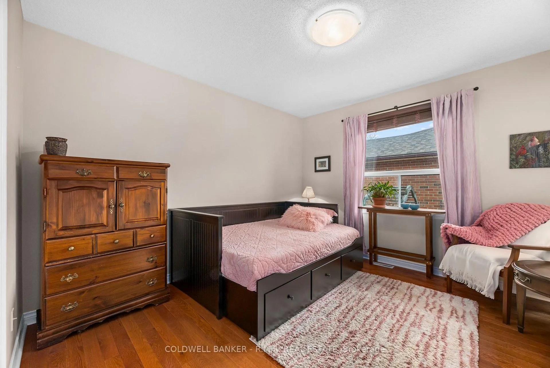 Photo 18 of 17 St John's Court, Uxbridge — HOMEH