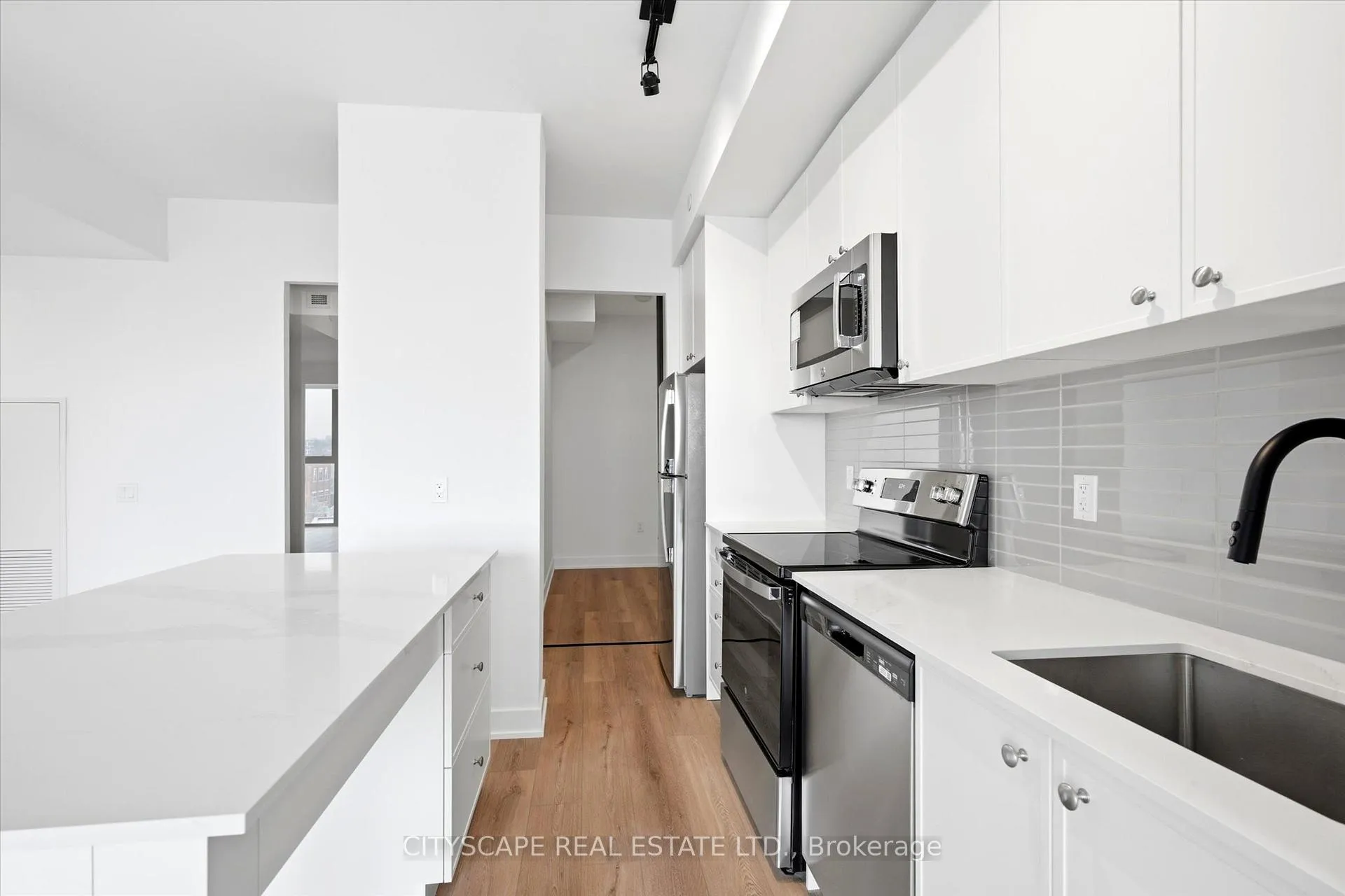 Photo 9 of Unit 701, 758 Dovercourt Road, Toronto, Dovercourt-Wallace Emerson-Junction — HOMEH