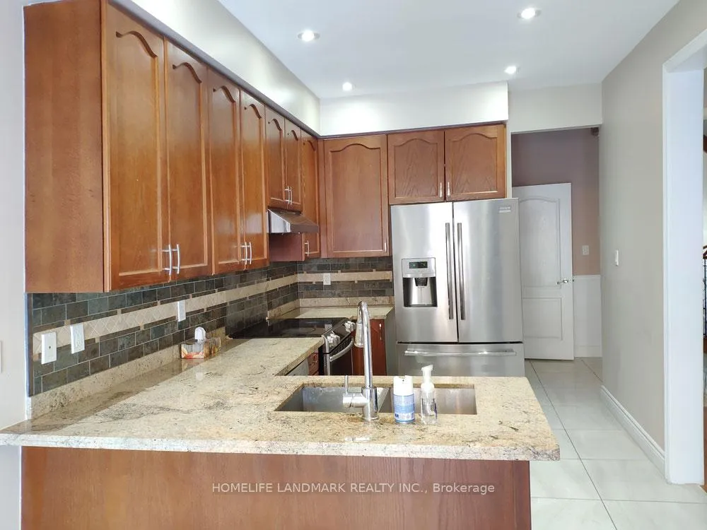 Photo 2 of 40 Ozner Crescent, Vaughan, Vellore Village — HOMEH