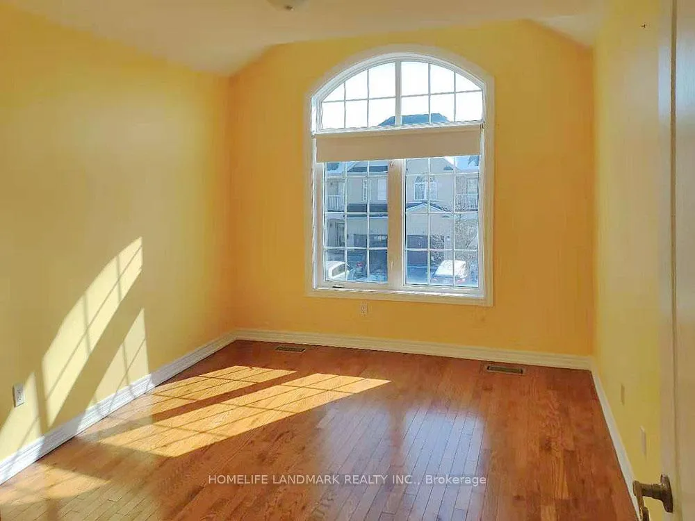Photo 7 of 40 Ozner Crescent, Vaughan, Vellore Village — HOMEH