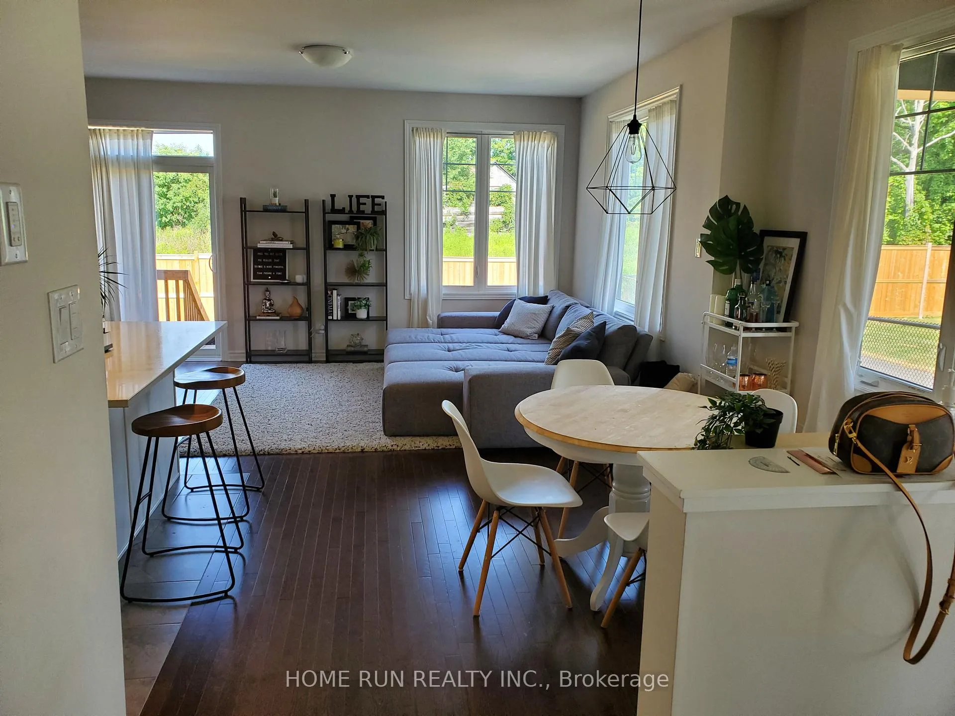 Photo 2 of 1018 Cedar Creek Drive, Ottawa, Blossom Park/Kemp Park/Findlay Creek — HOMEH