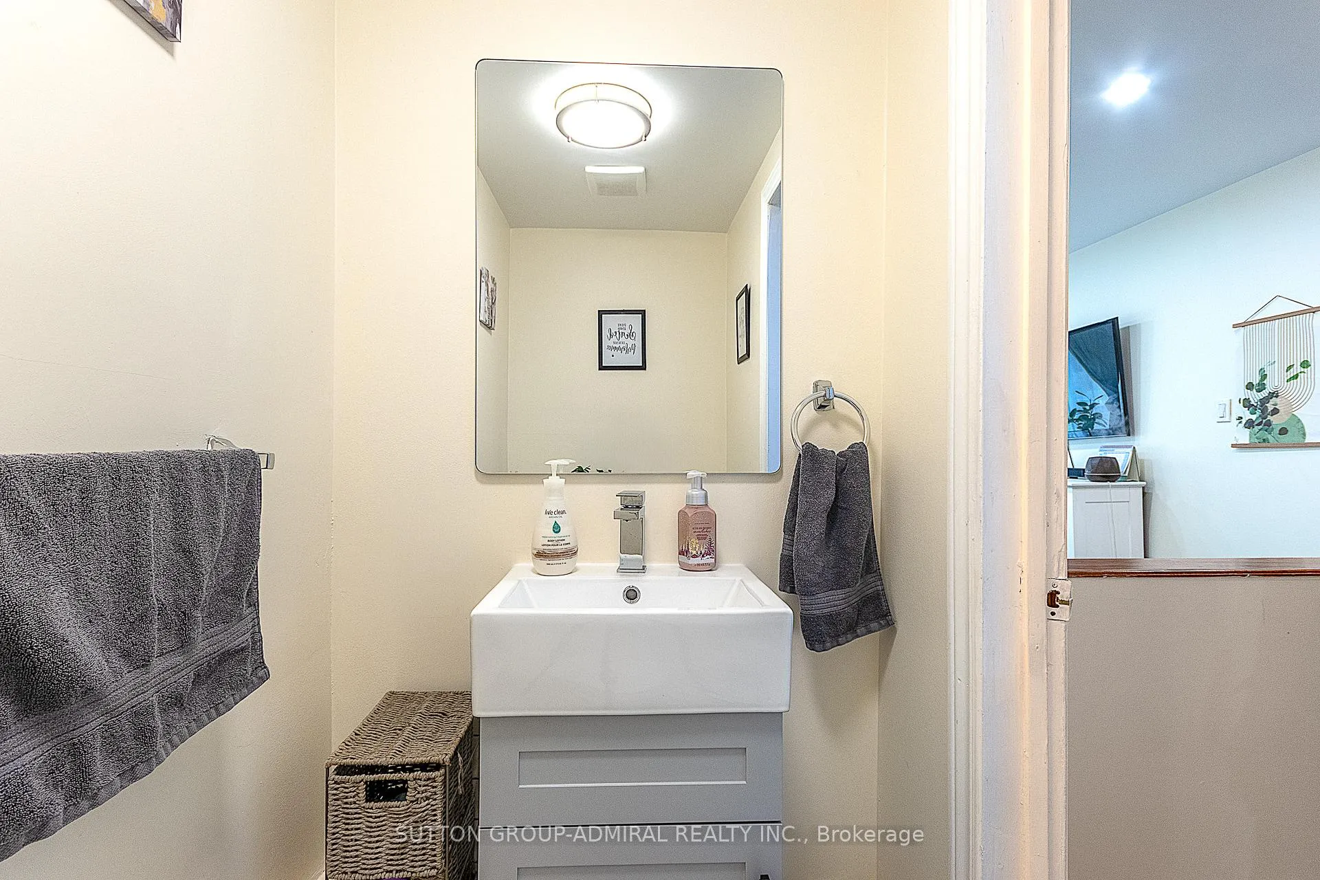 Photo 16 of Unit UPPER, 839 Modlin Road, Pickering, Bay Ridges — HOMEH