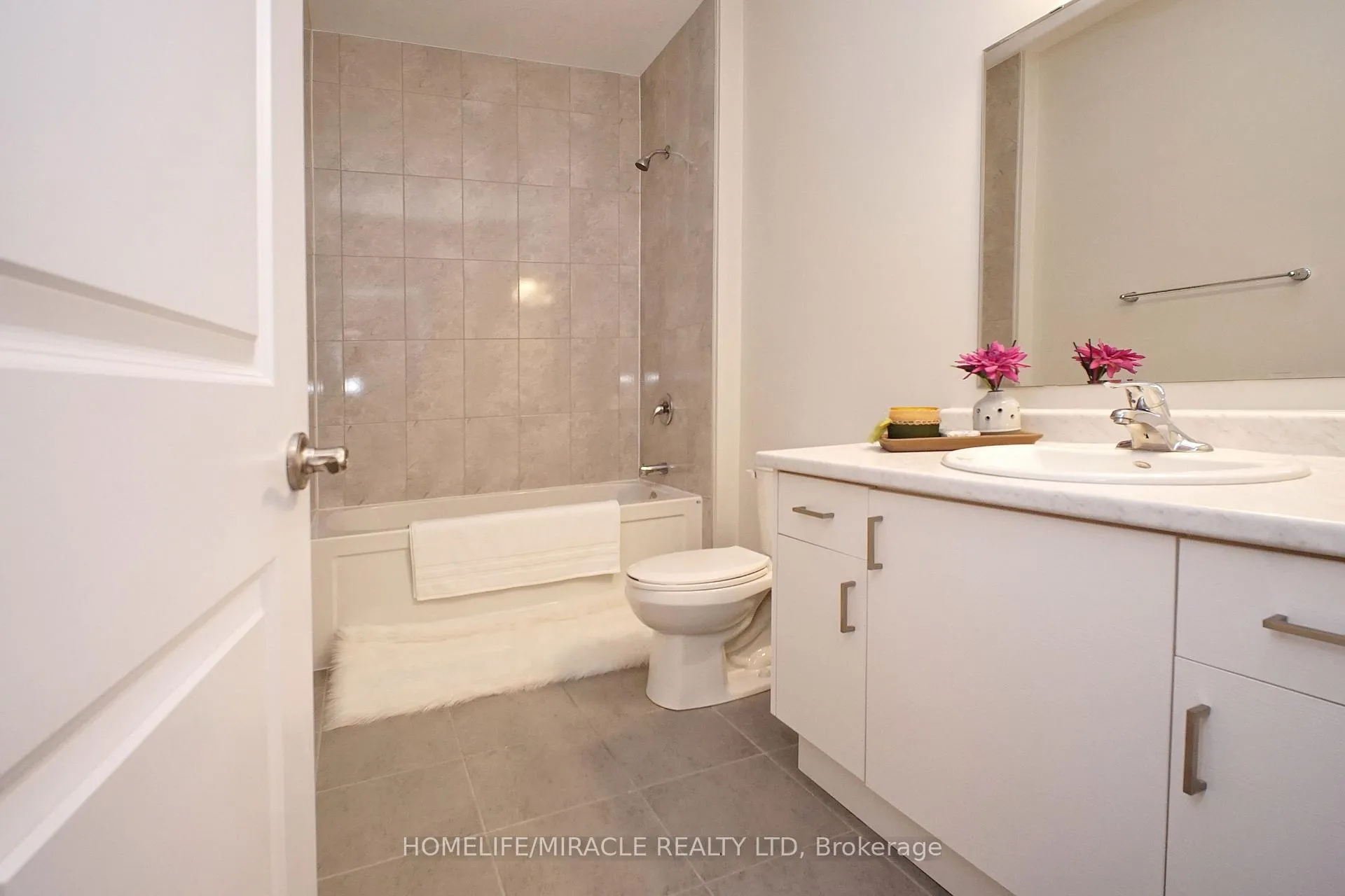 Photo 37 of 63 Ian Ormston Drive, Kitchener, Doon South — HOMEH
